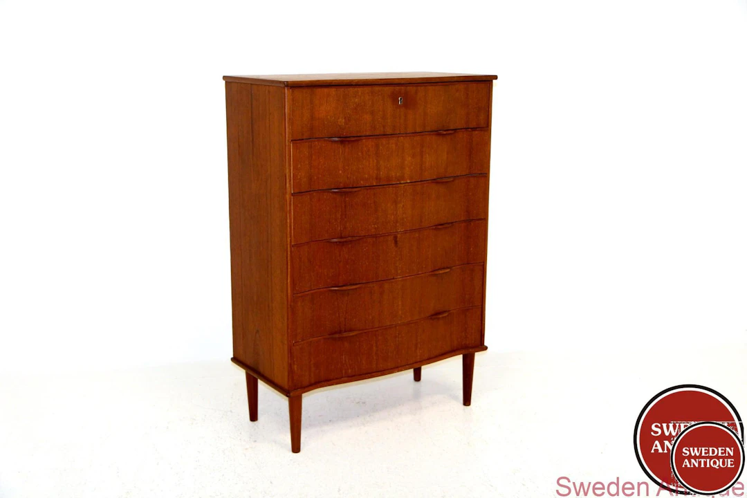 Chest of drawers / Tallboy