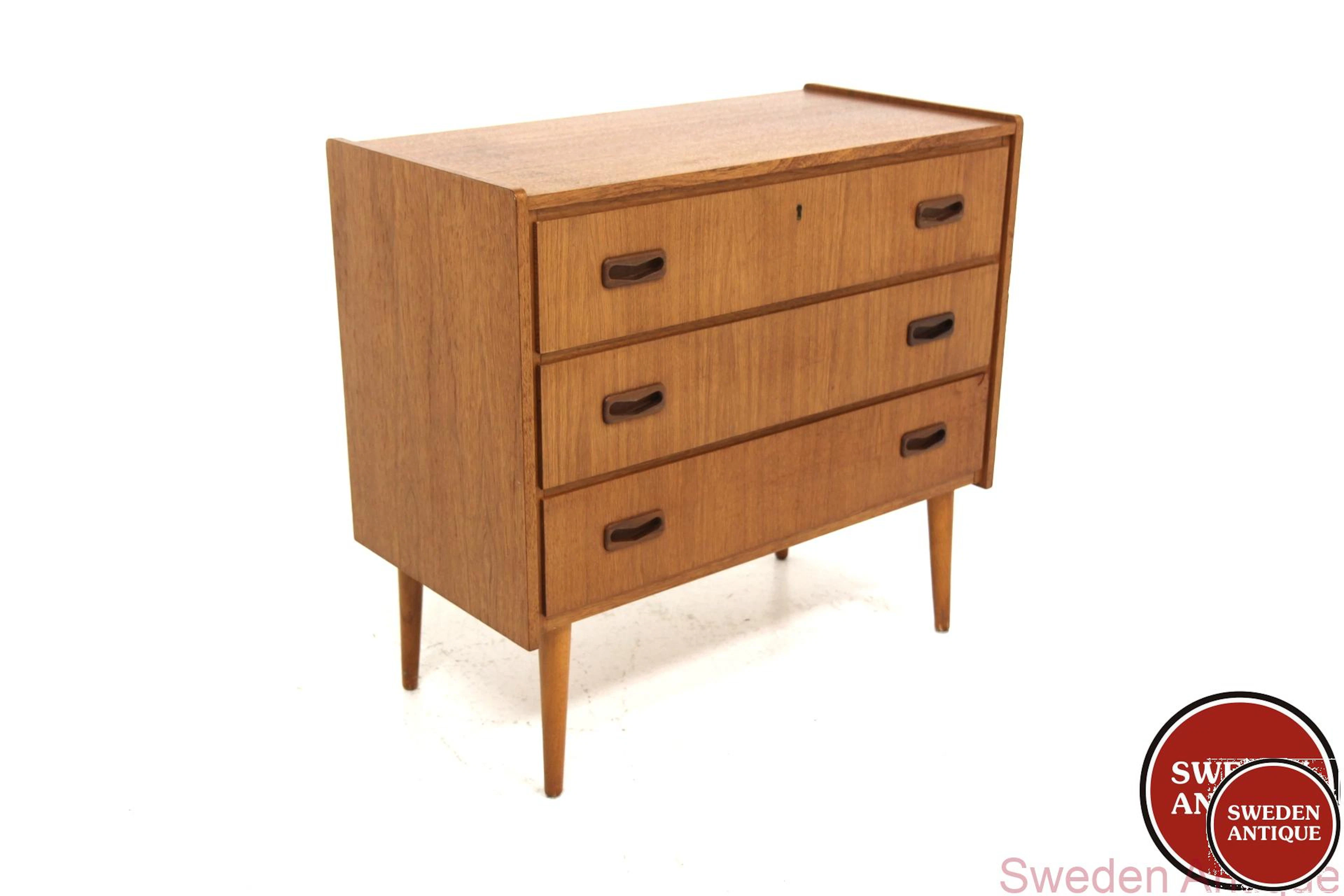 Chest of drawers Year: 1950s Origin: Swe. Material: Teak Beech W: