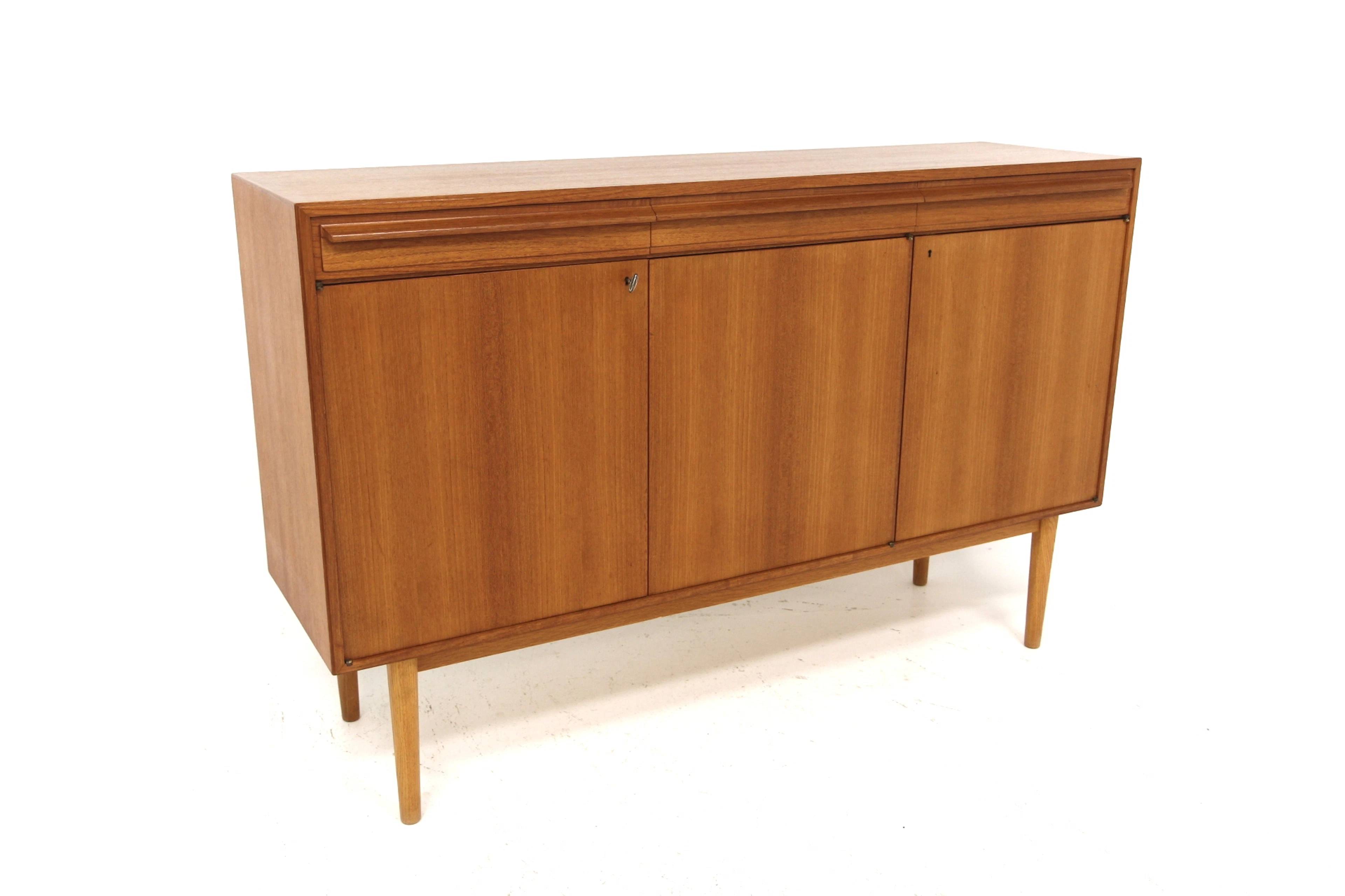 Sideboard Sobrett 1-146 Bertil Fridhagen for Bodafors Year: 1962 Origin: