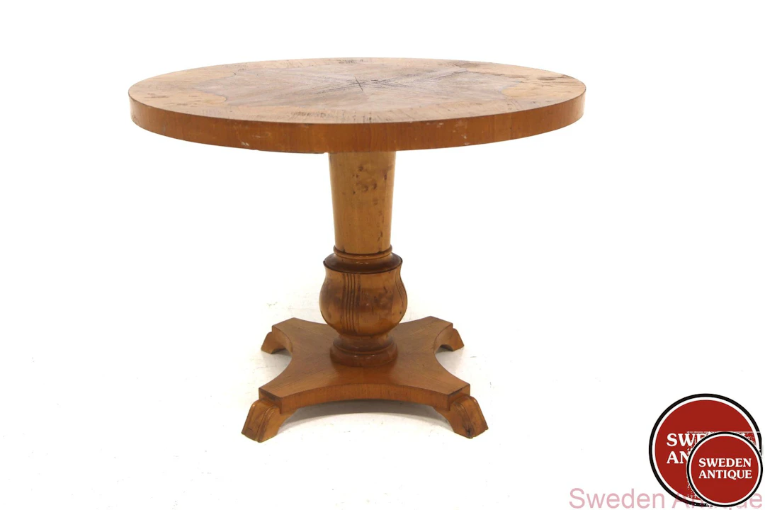 Coffee table Swedish Modern Year: 1930s Origin: Swe. Material: Elm