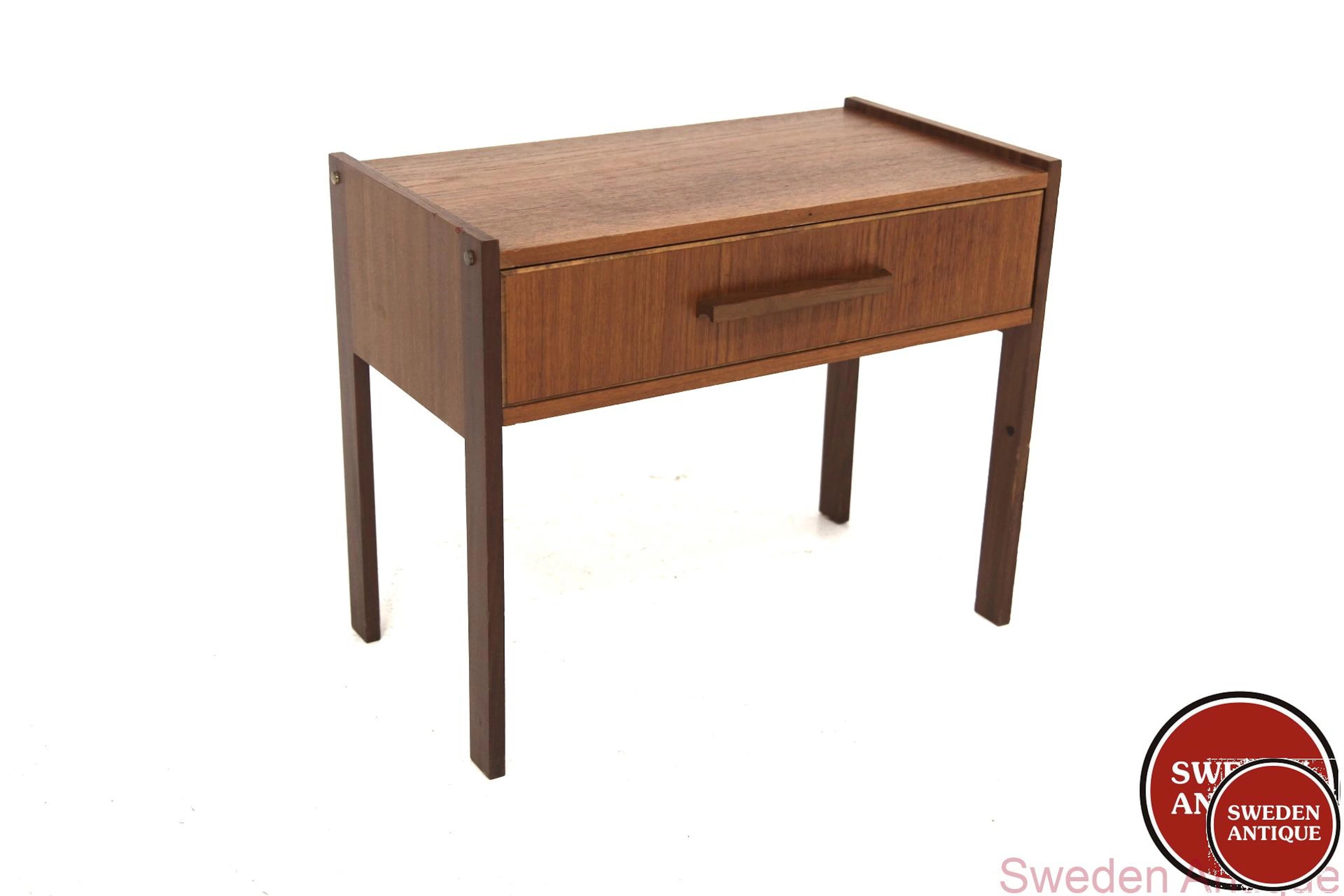 Chest of drawers Year: 1960s Origin: Swe. Material: Teak W: 60cm D: