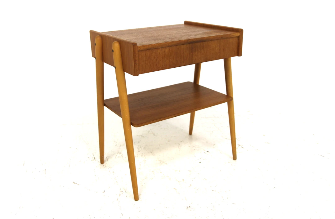 Bedside table AB Carlströms & Co Möbelfabrik Year: 1960s Origin: Swe.