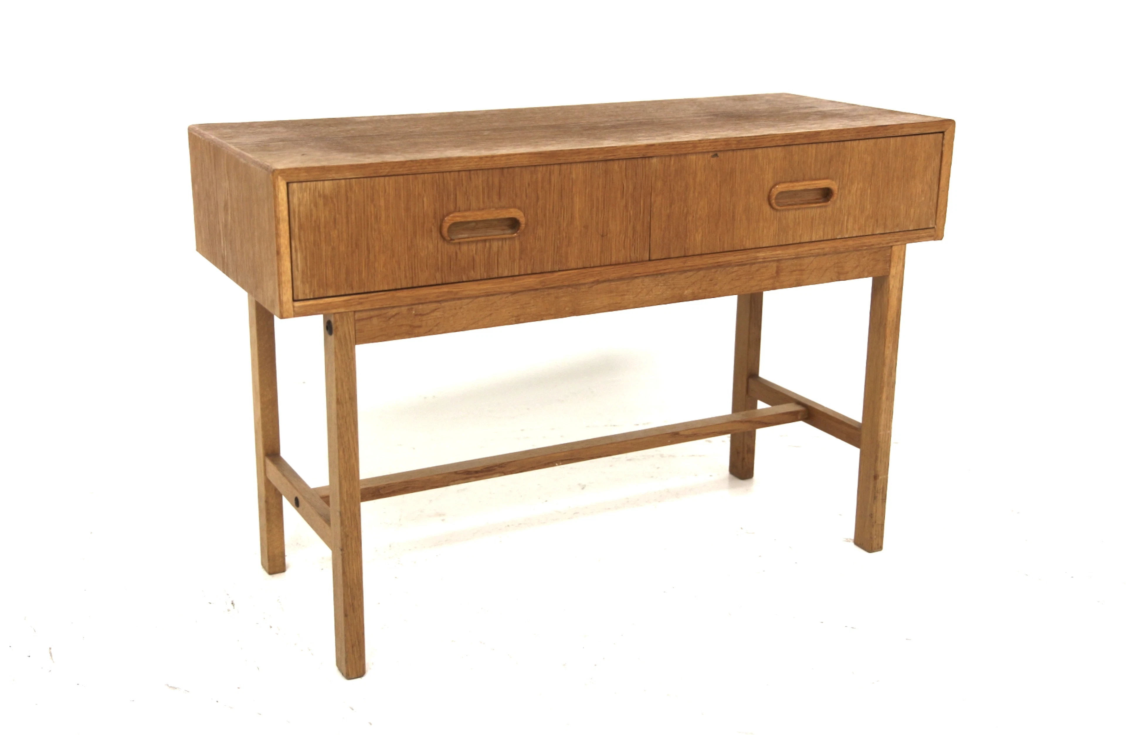 Chest of drawers Year: 1960s Origin: Swe. Material: Oak W: 80cm D: 32cm H: 53cm