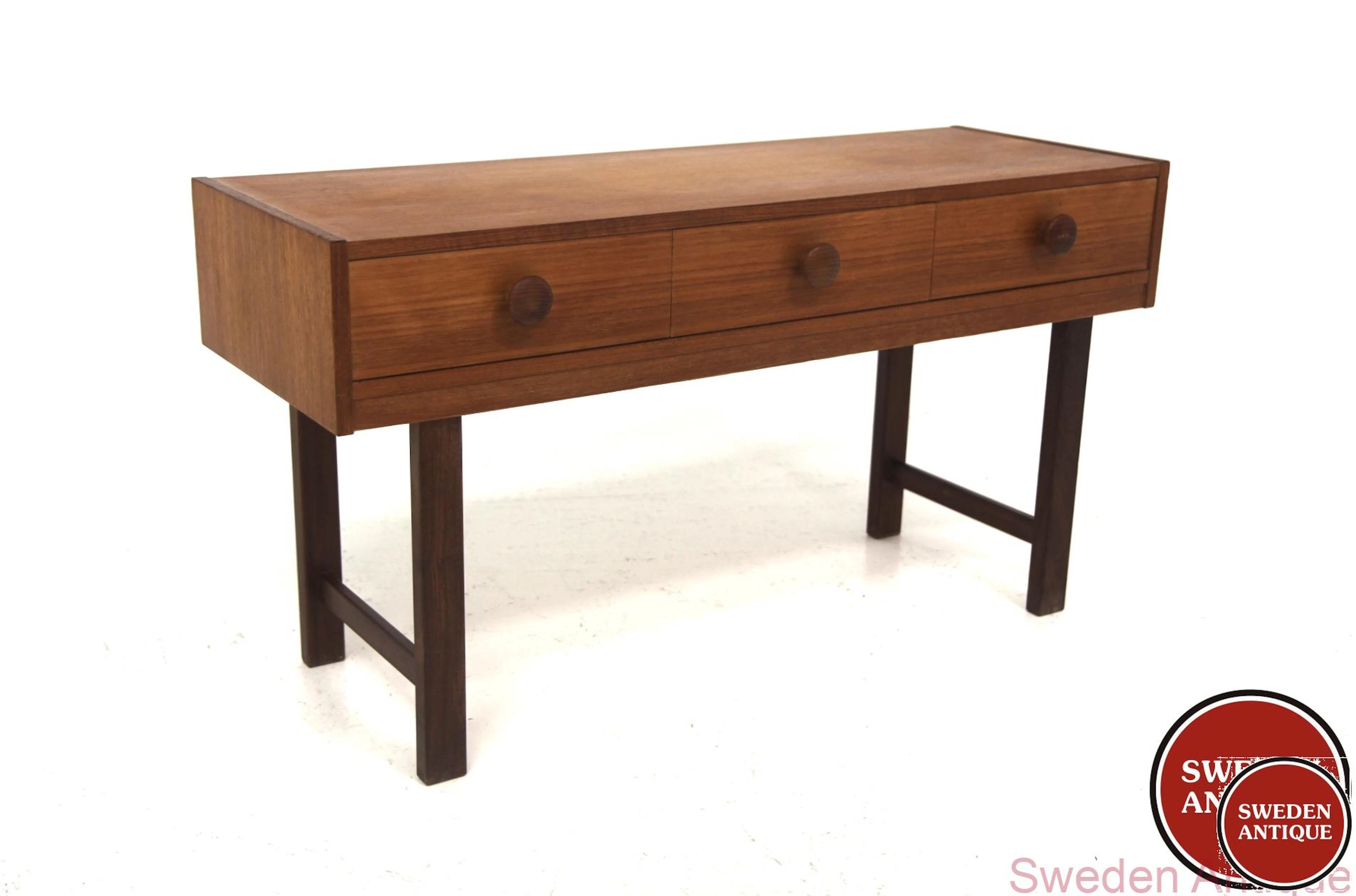 Chest of drawers Year: 1960s Origin: Swe. Material: Teak W: 91cm D: