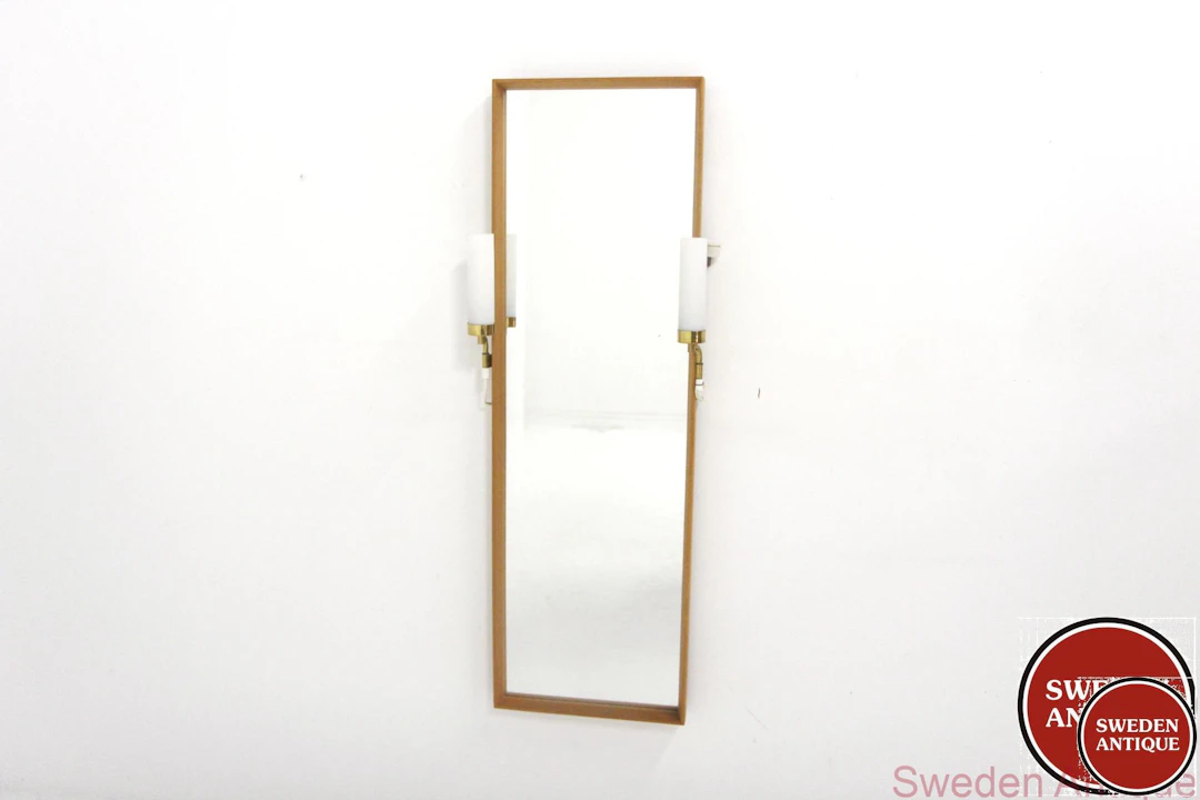 Mirror Year: 1960s Origin: Swe. Material: Oak Glass Metal W: 45cm