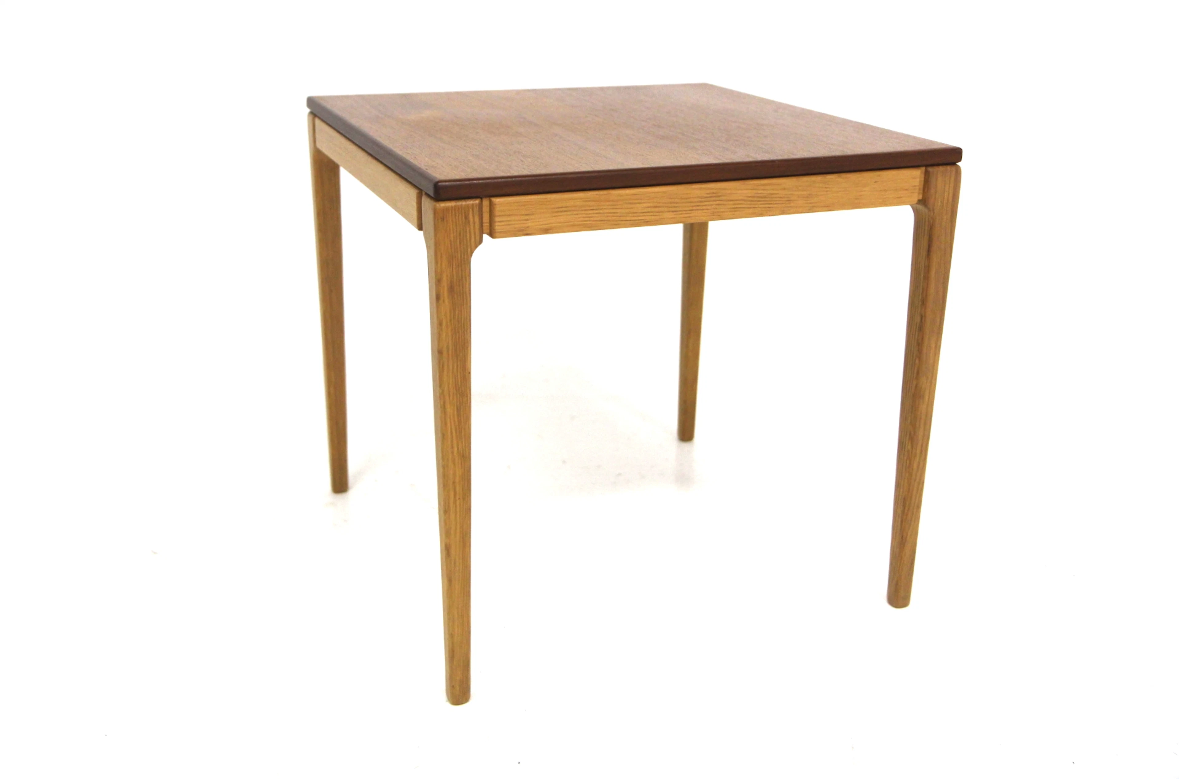Side table Gemla, Diö Year: 1960s Origin: Swe. Material: Teak Oak