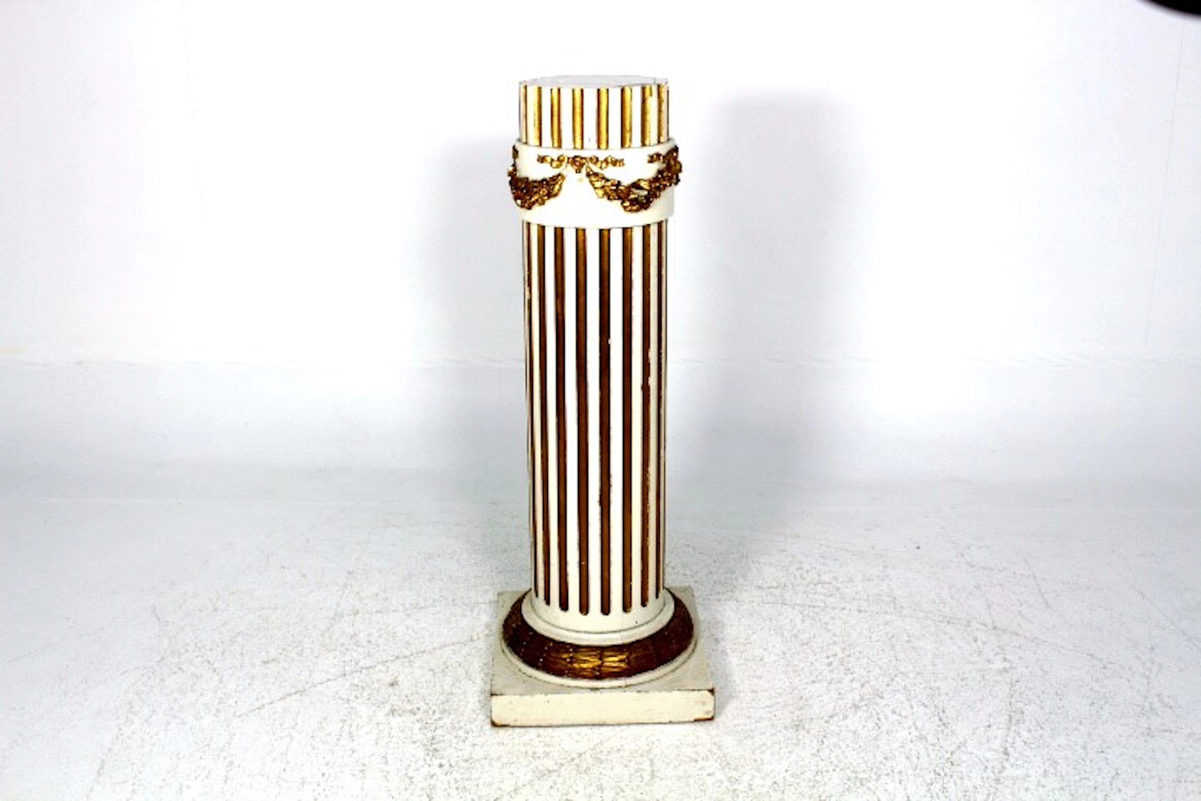 Antique Piedestal Gustavian style 1900s