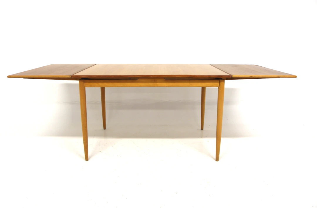 Dining table Year: 1950s Origin: Swe. Material: Teak Beech W: 120