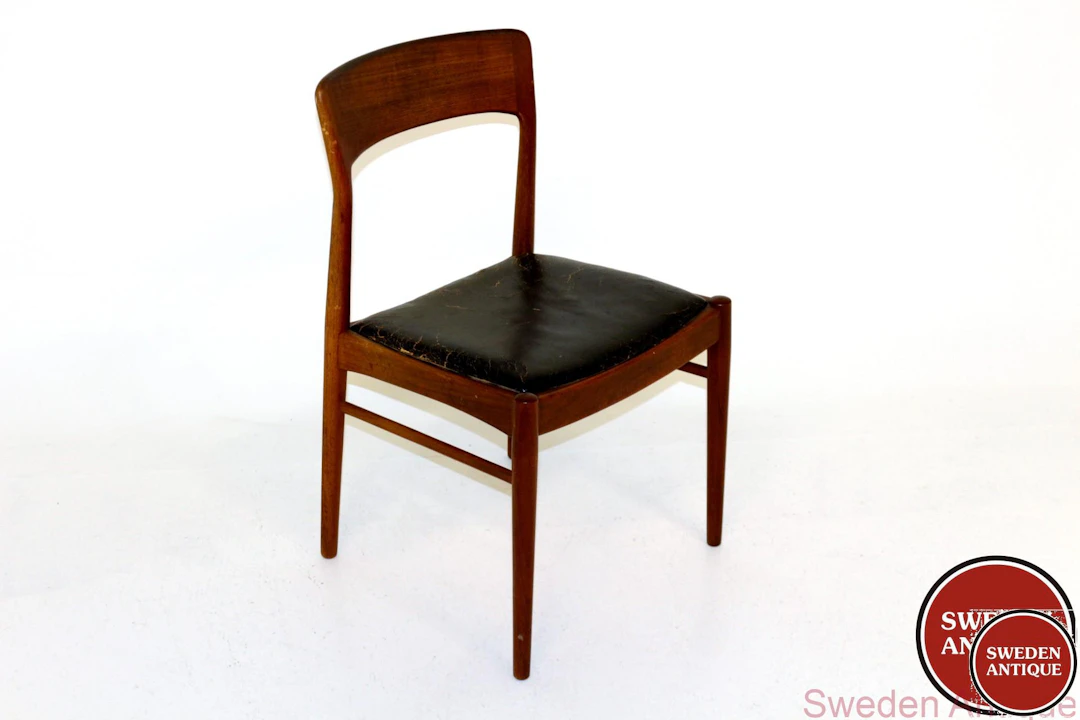 Chair Model 75 Niels Møller for JL Møller, 1954 Year: 1950s Origin: