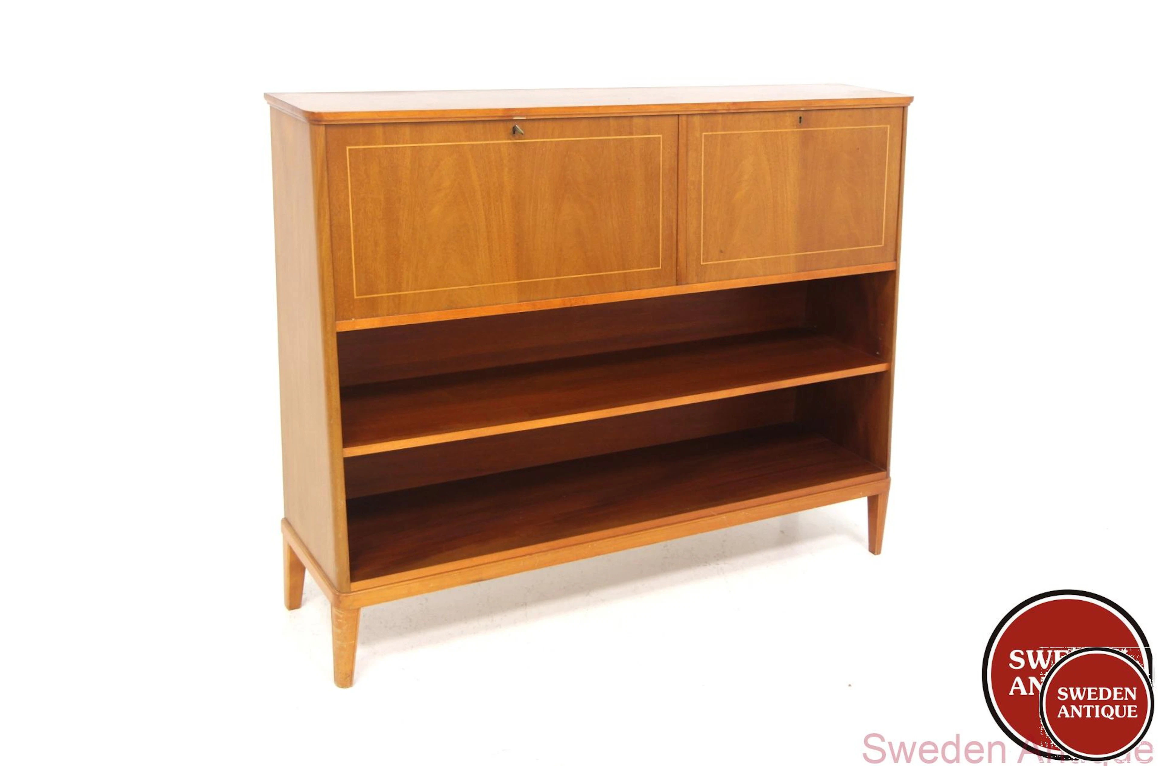 Bookshelf Year: 1940s Origin: Swe. Material: Mahogany W: 137cm D: 36cm H: 107cm