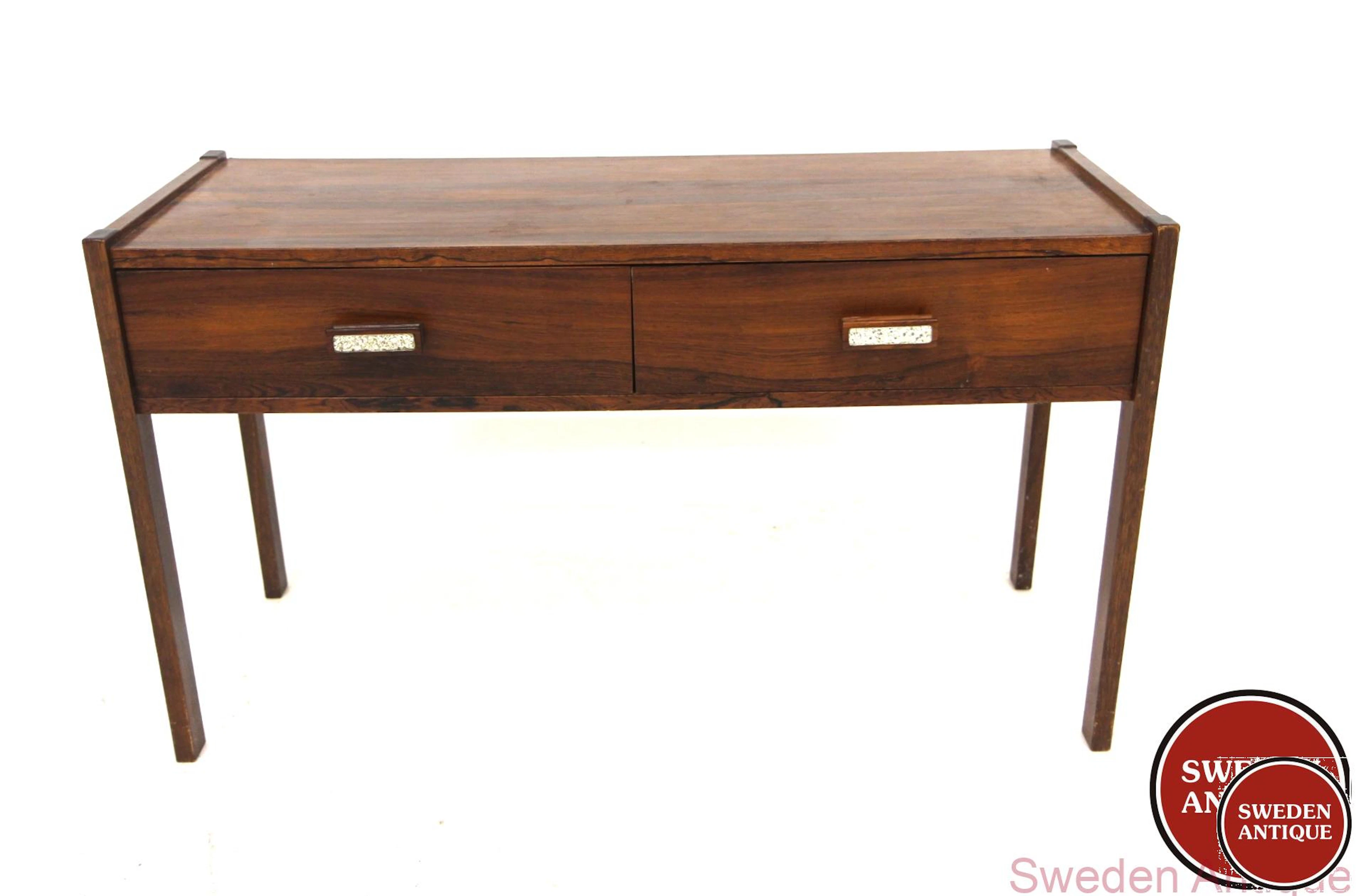 Chest of drawers Year: 1960s Origin: Swe. Material: Rosewood Glass