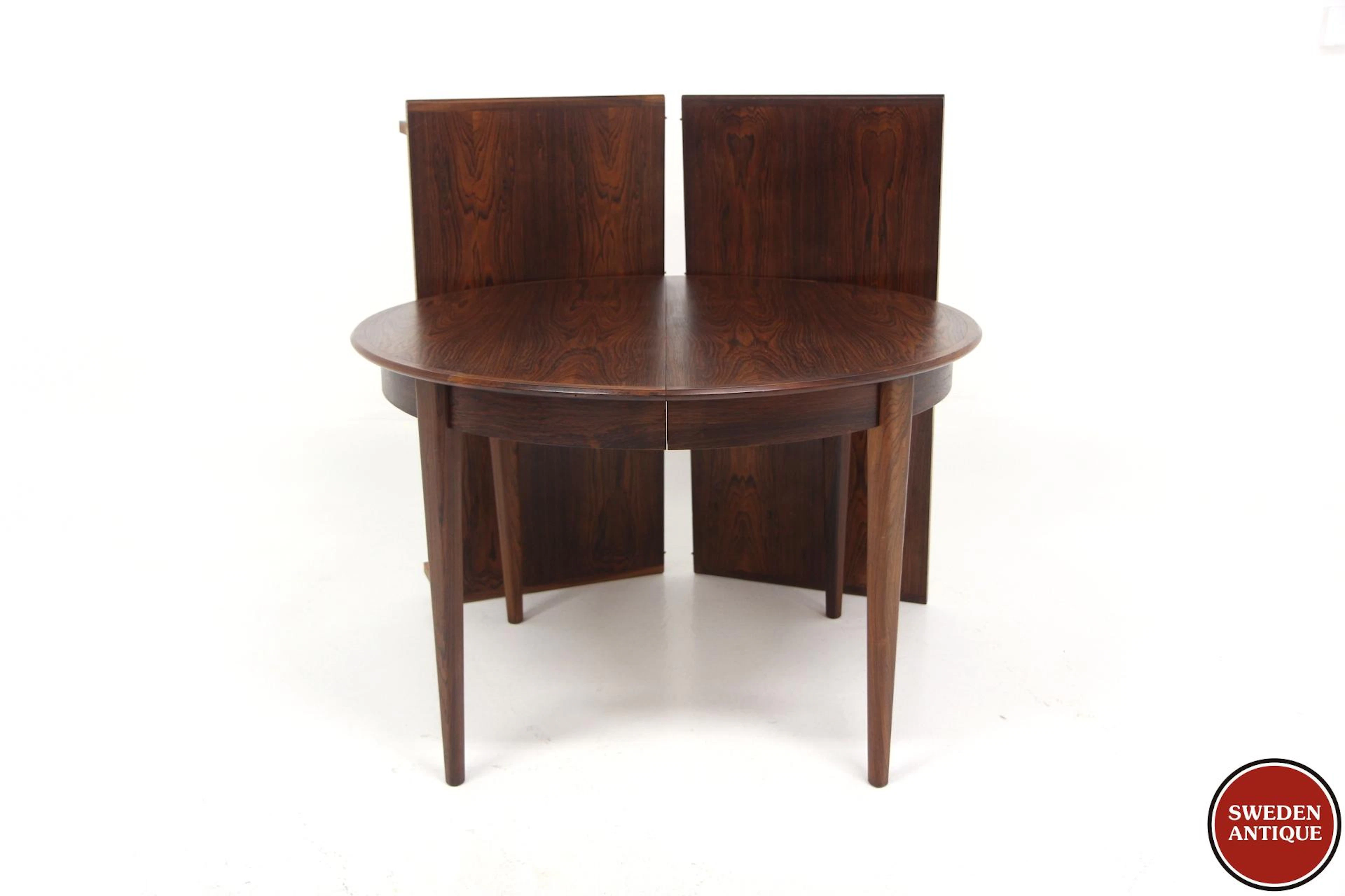 Dining table CJ Rosengaarden Year: 1960s Origin: Den. Material: Rosewood