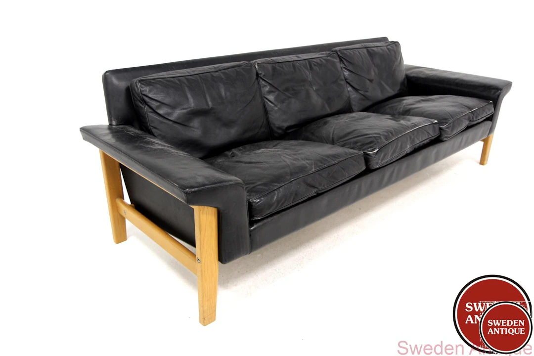 3-seat sofa Ulferts, Tibro Year: 1960s Origin: Swe. Material: Leather