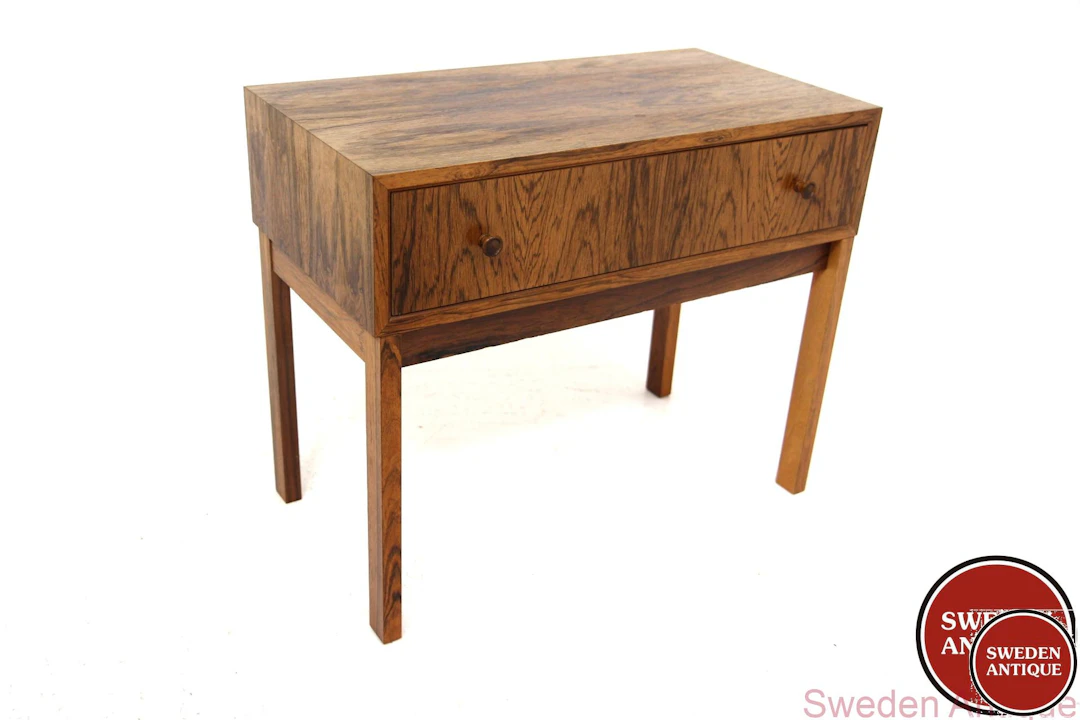 Chest of drawers Year: 1960s Origin: Swe. Material: Rosewood W: 60cm