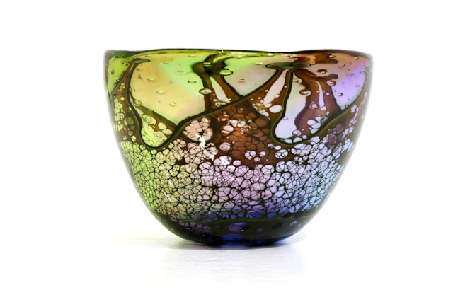 Bowl Nätskål A unique graal bowl designed, created and blown by master
