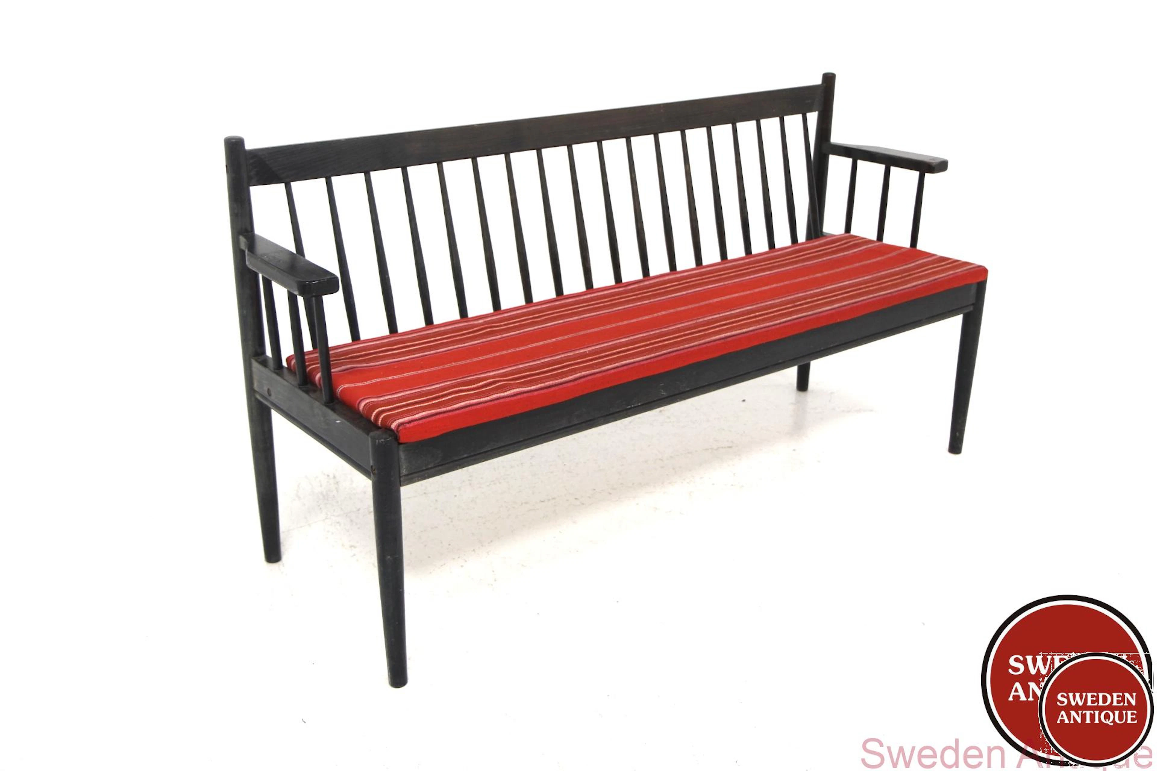 Bench Nesto Year: 1970s Origin: Swe. Material: Beech W: 155cm D: 49cm
