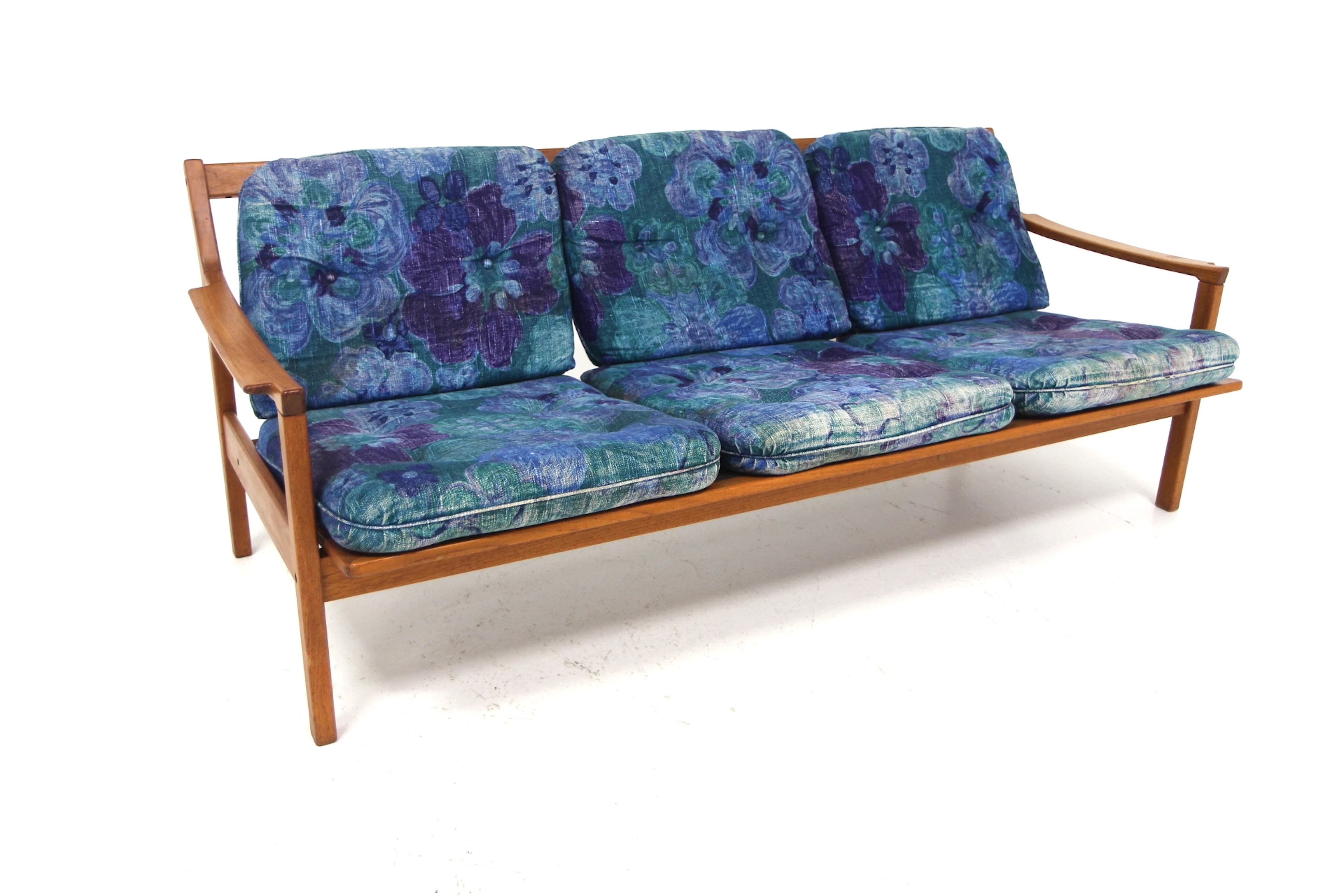 3-seat sofa Tibor Erik Wørtz for Möbel-IKÉA, Älmhult Year: 1960s Origin:
