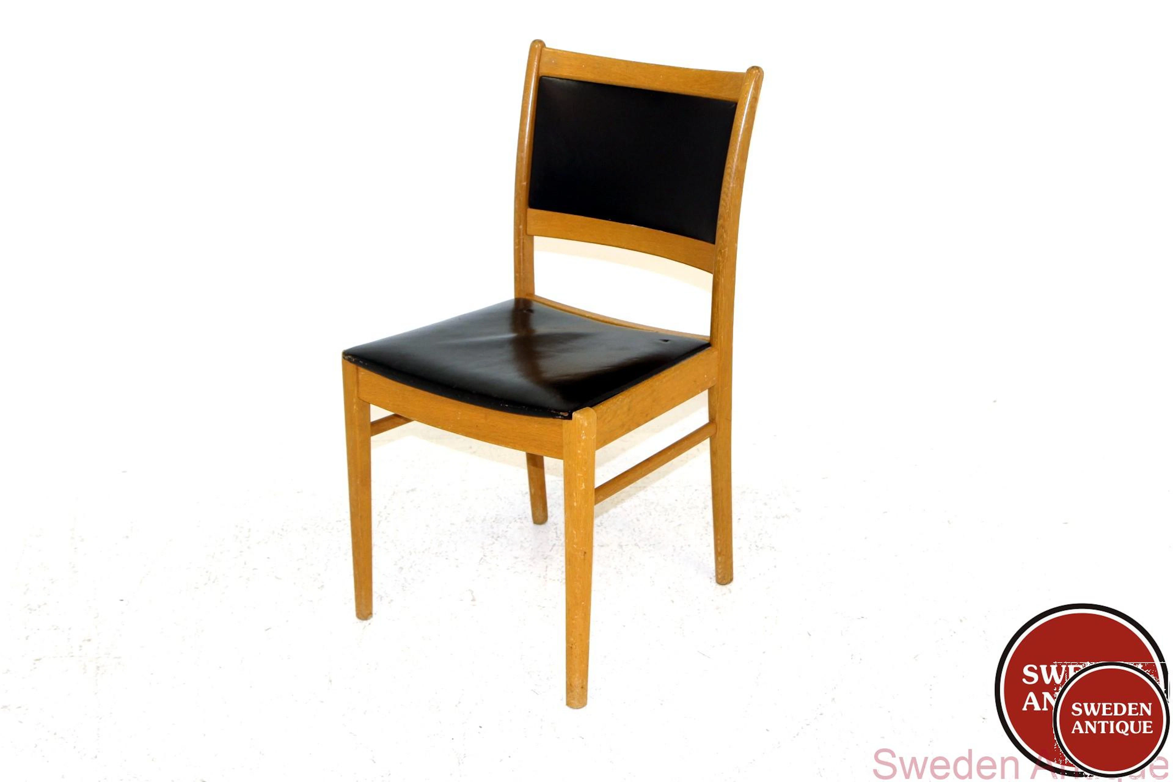 Chair Year: 1960s Origin: Swe. Material: Oak Letaher W: 44cm D: 48cm H: 79cm