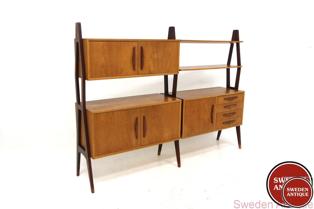 Double Bookshelf Year: 1950s Origin: Swe. Material: Teak Beech W:
