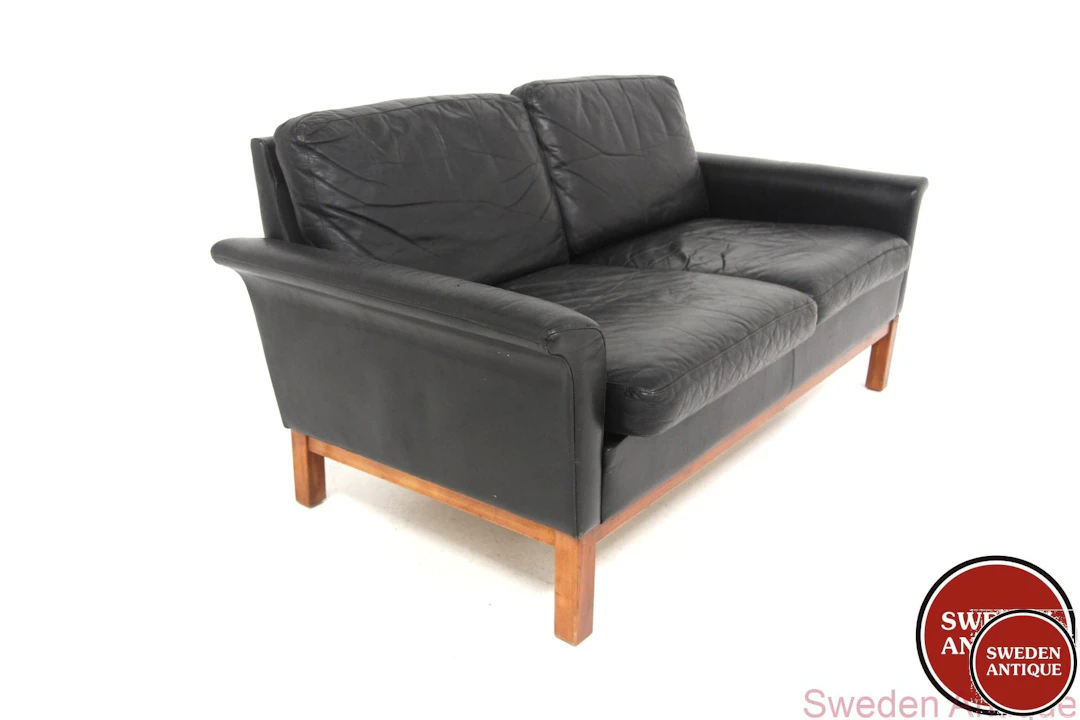 2-seat sofa Year: 1950s Origin: Swe. Material: Leather Teak W: 148cm