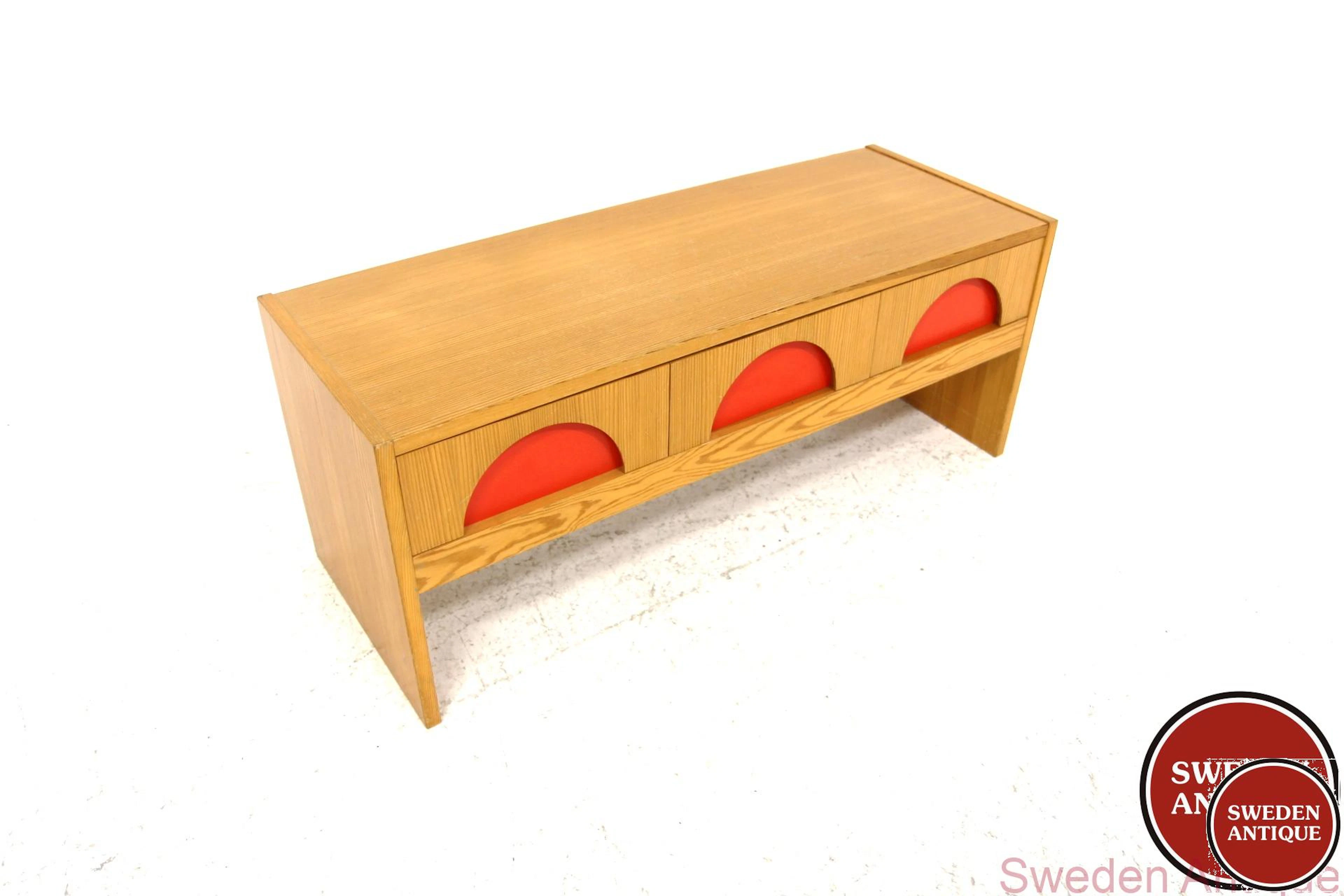 Chest of drawers Halvmåne AB Blomgren & Svensson, Vaggeryd 1970s Swe. Pine