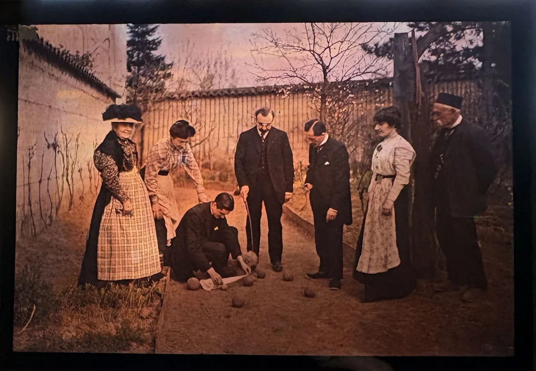ENTOURAGE DES FRÈRES LUMIÈRE - Lot 29