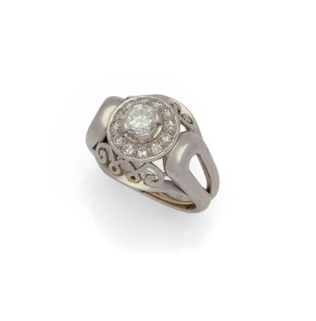 BAGUE DÔME en or gris 18K (750/1000) et platine (850/1000) c - Lot 80