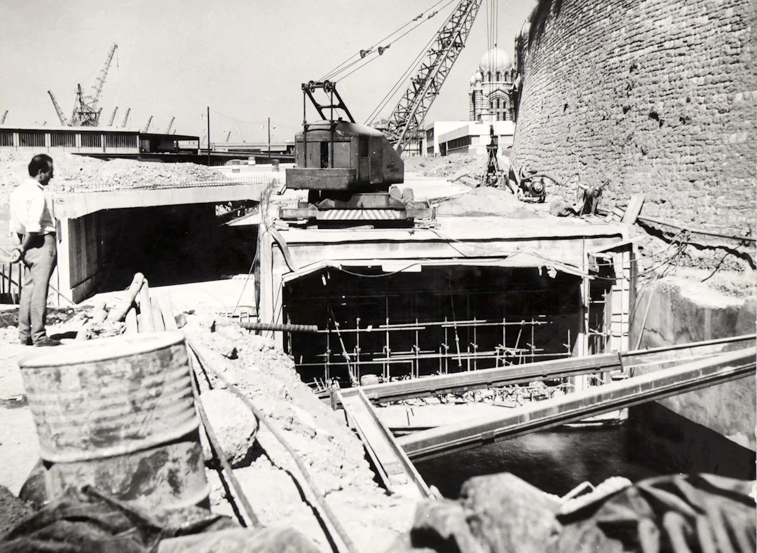 PHOTO REPORTAGE DE LA CONSTRUCTION DU BASSIN - Lot 382