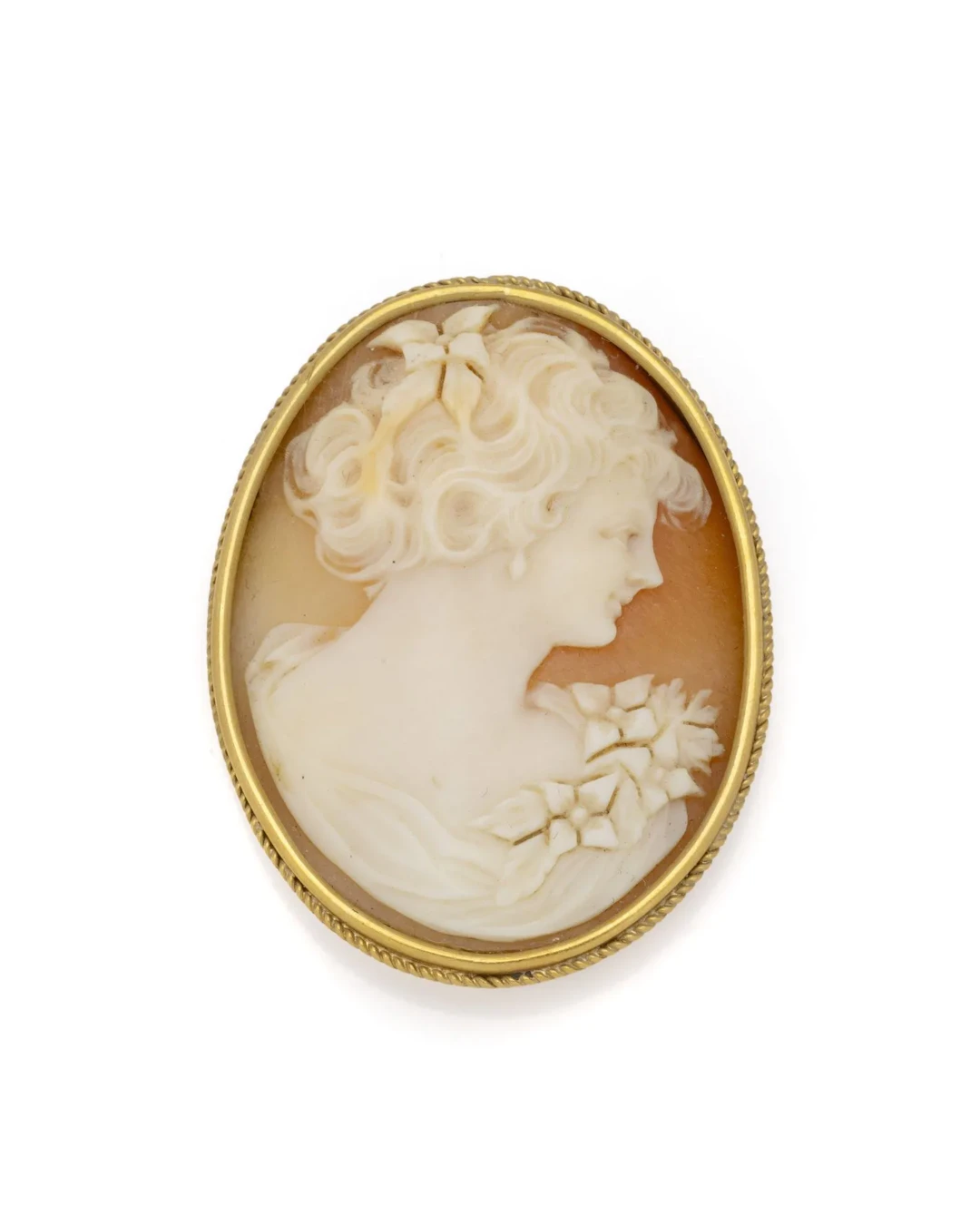 CAMÉE au profil d’une jeune femme, monture en or jaune 18K ( - Lot 254