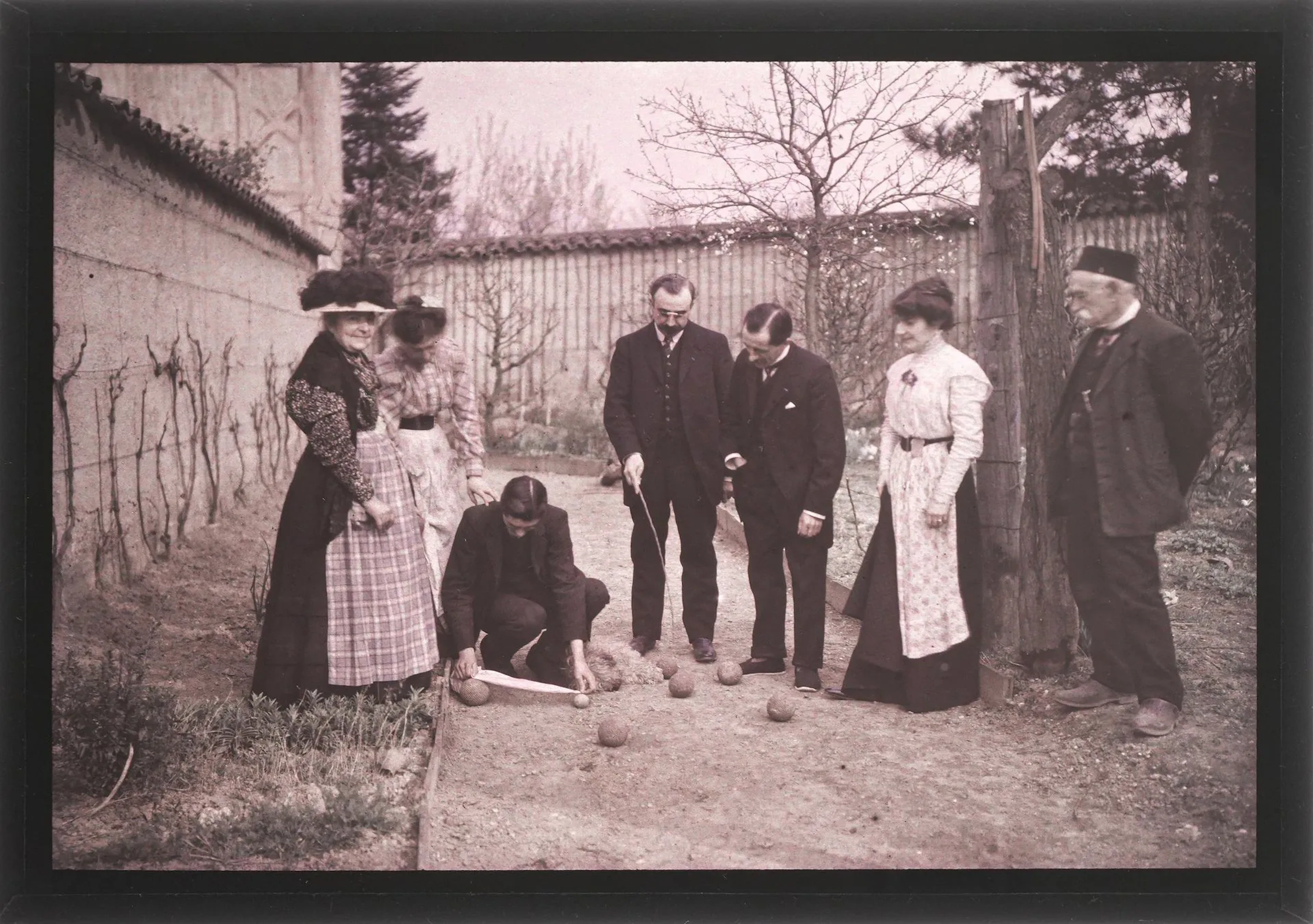 ENTOURAGE DES FRÈRES LUMIÈRE - Lot 28