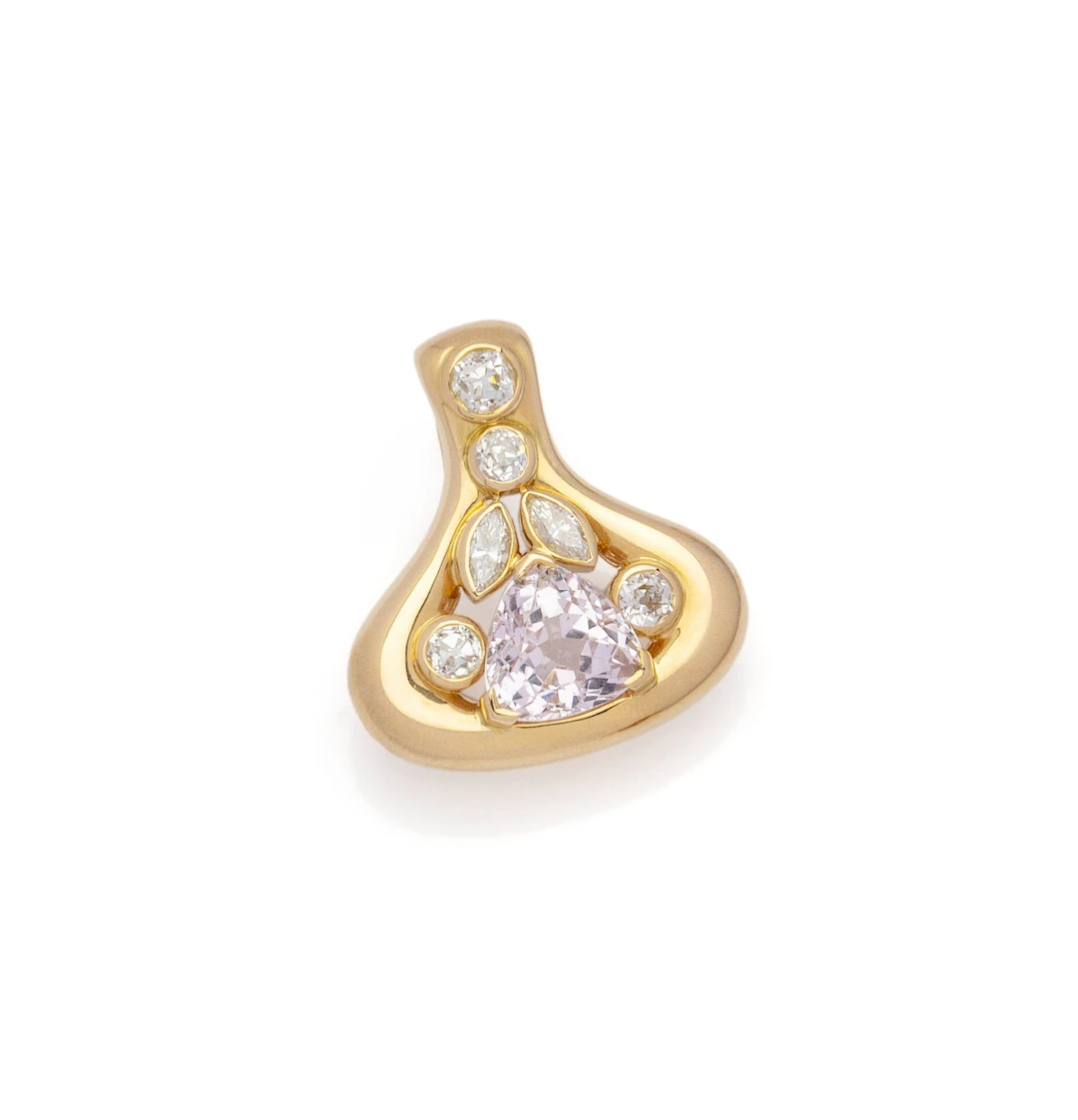 PENDENTIF en or jaune 18K (750/1000) de forme pyriforme habi - Lot 177