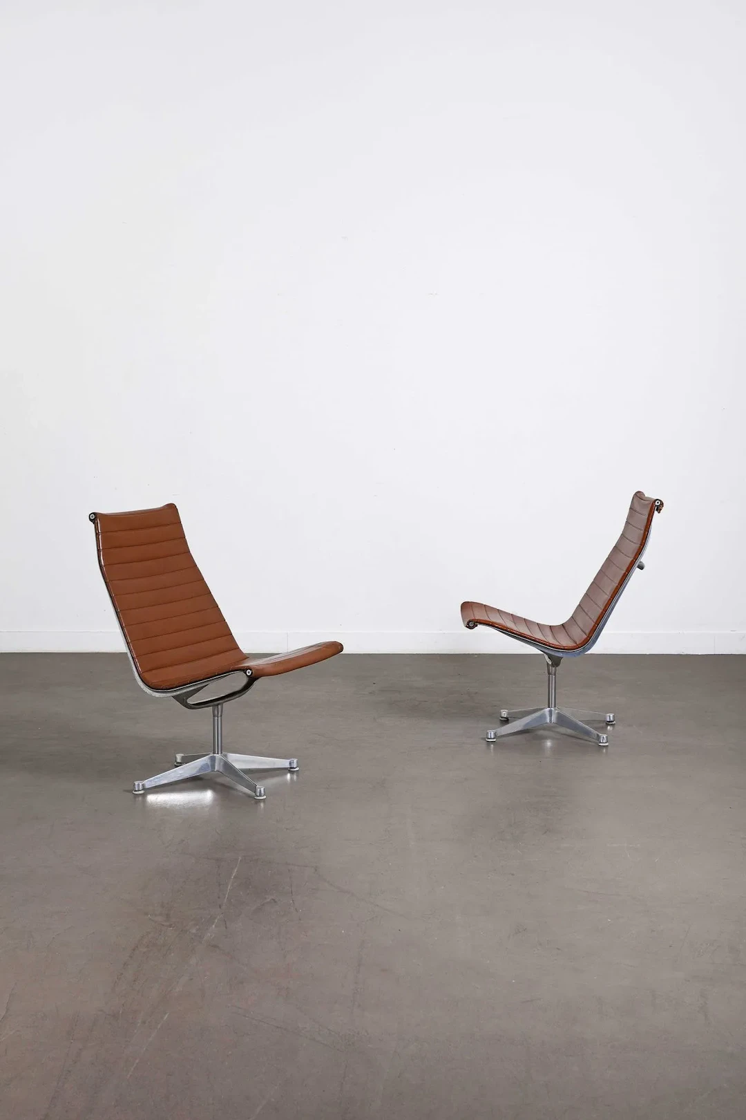 Charles EAMES (1907-1978) & Ray EAMES (1912-1988) Paire de f - Lot 144