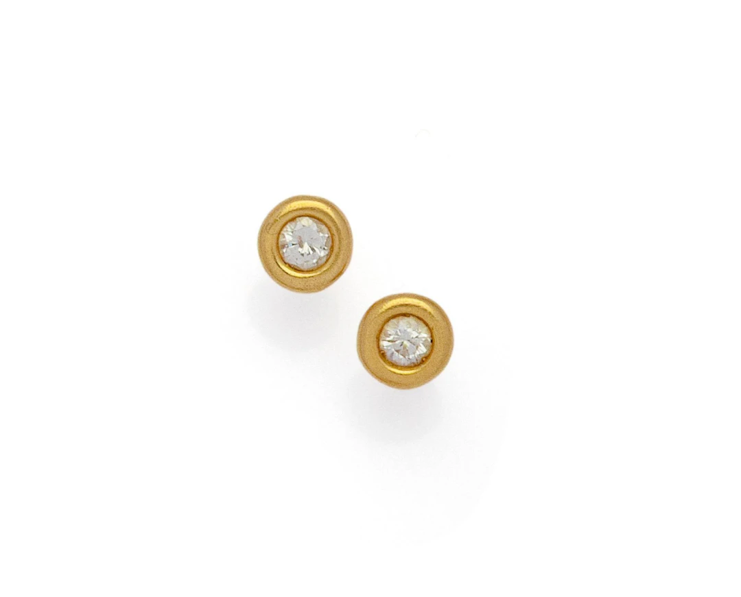 PAIRE DE PUCES D'OREILLE en or jaune 18K (750/1000) agrément - Lot 196