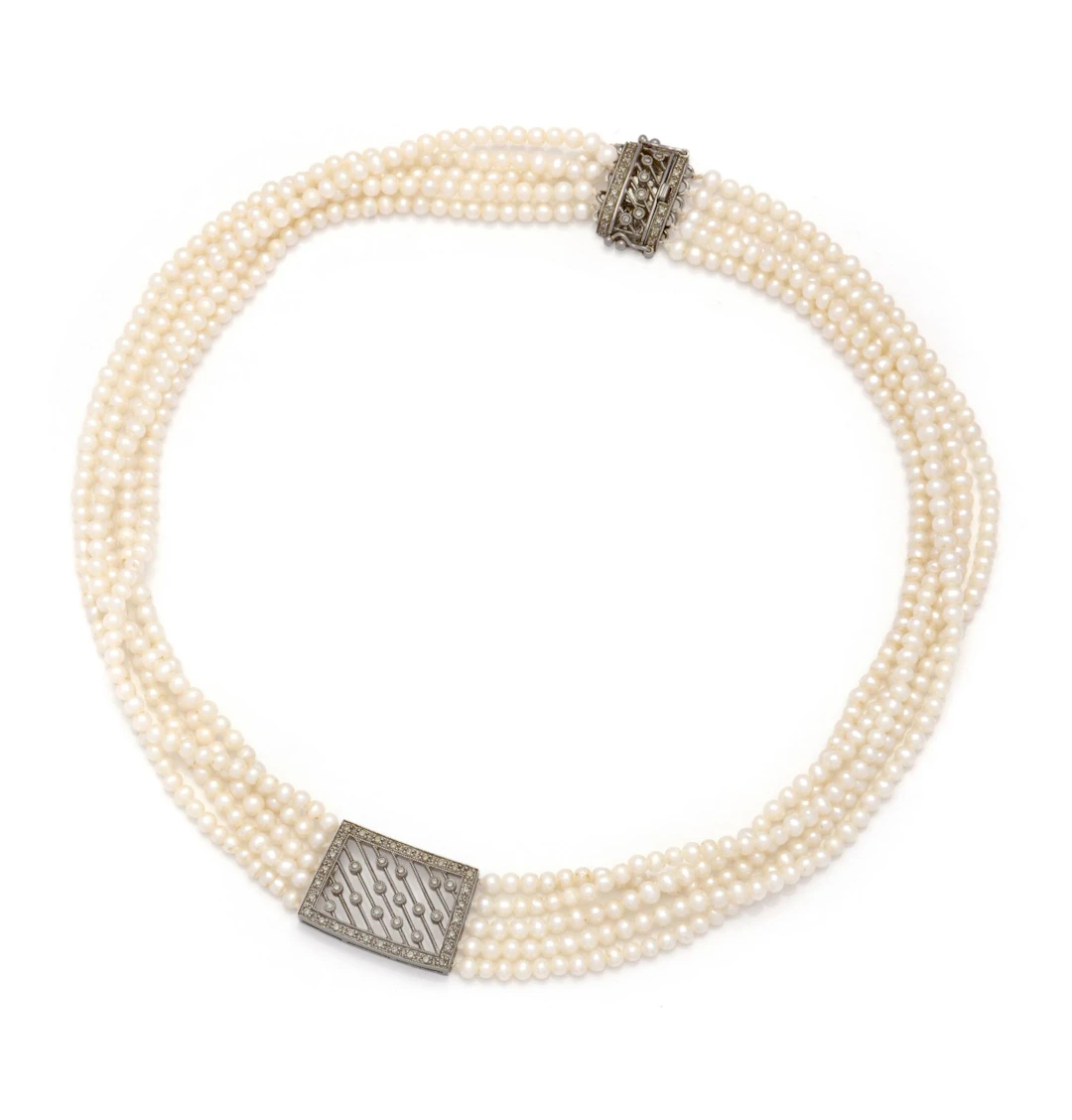 COLLIER RAS DE COU 5 rangs de perles de culture centré d’un - Lot 72