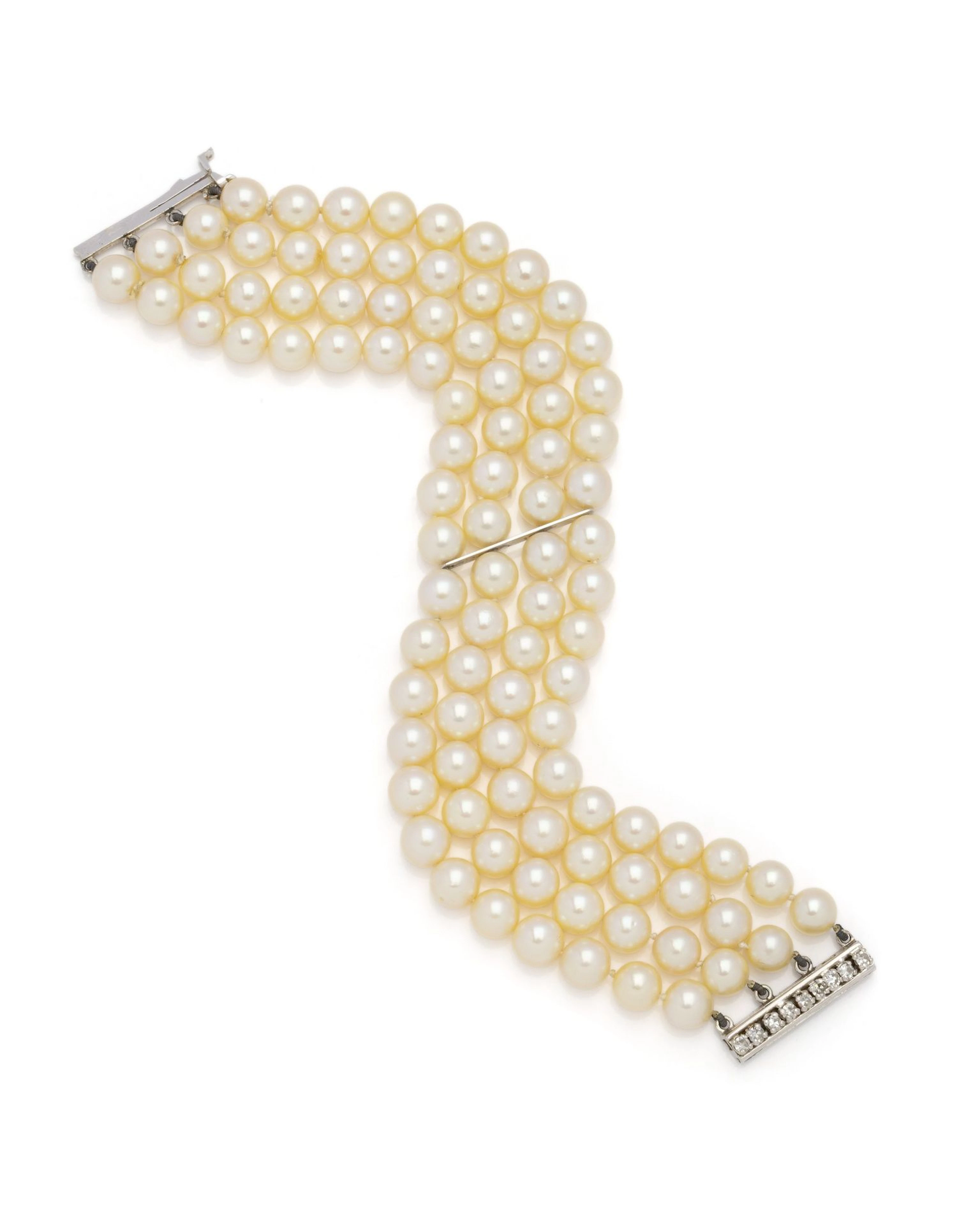 BRACELET 3 RANGS de perles blanches de culture, agrémenté d’ - Lot 295