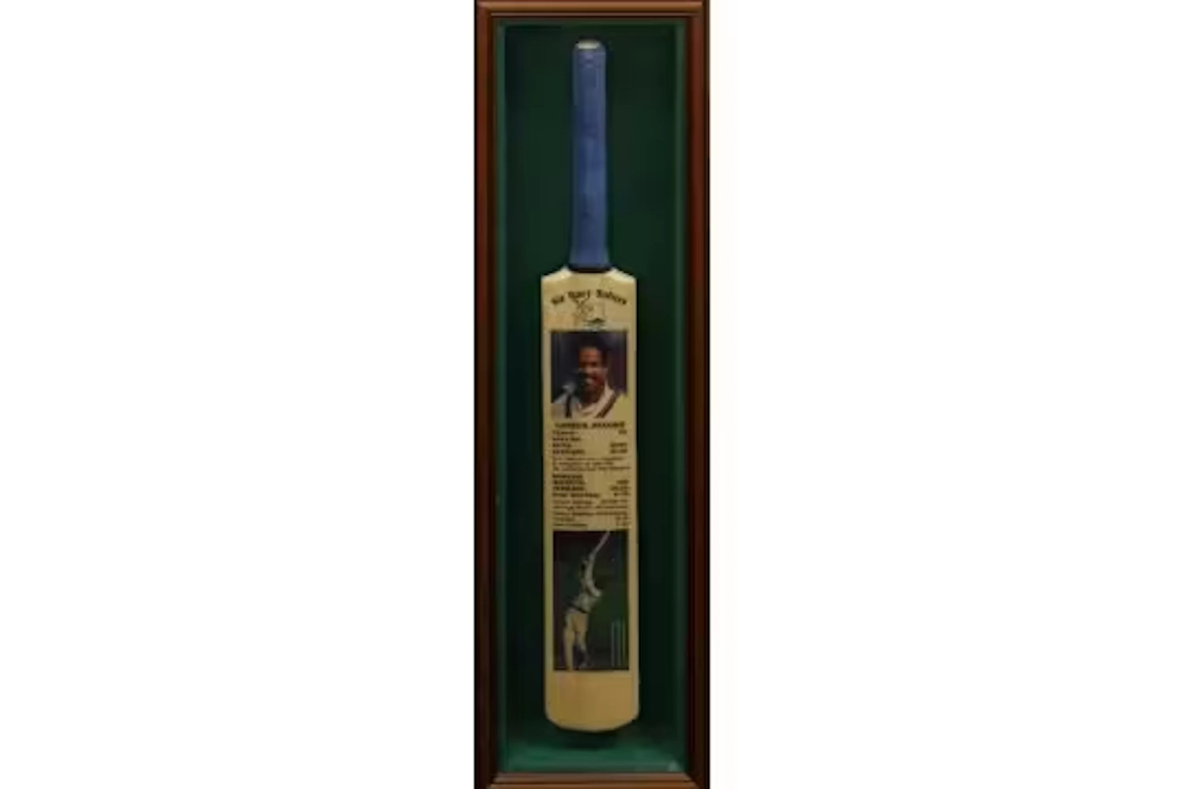 Cricket Memorabilia - Sir Gary Sobers signed cricket bat, Signed at