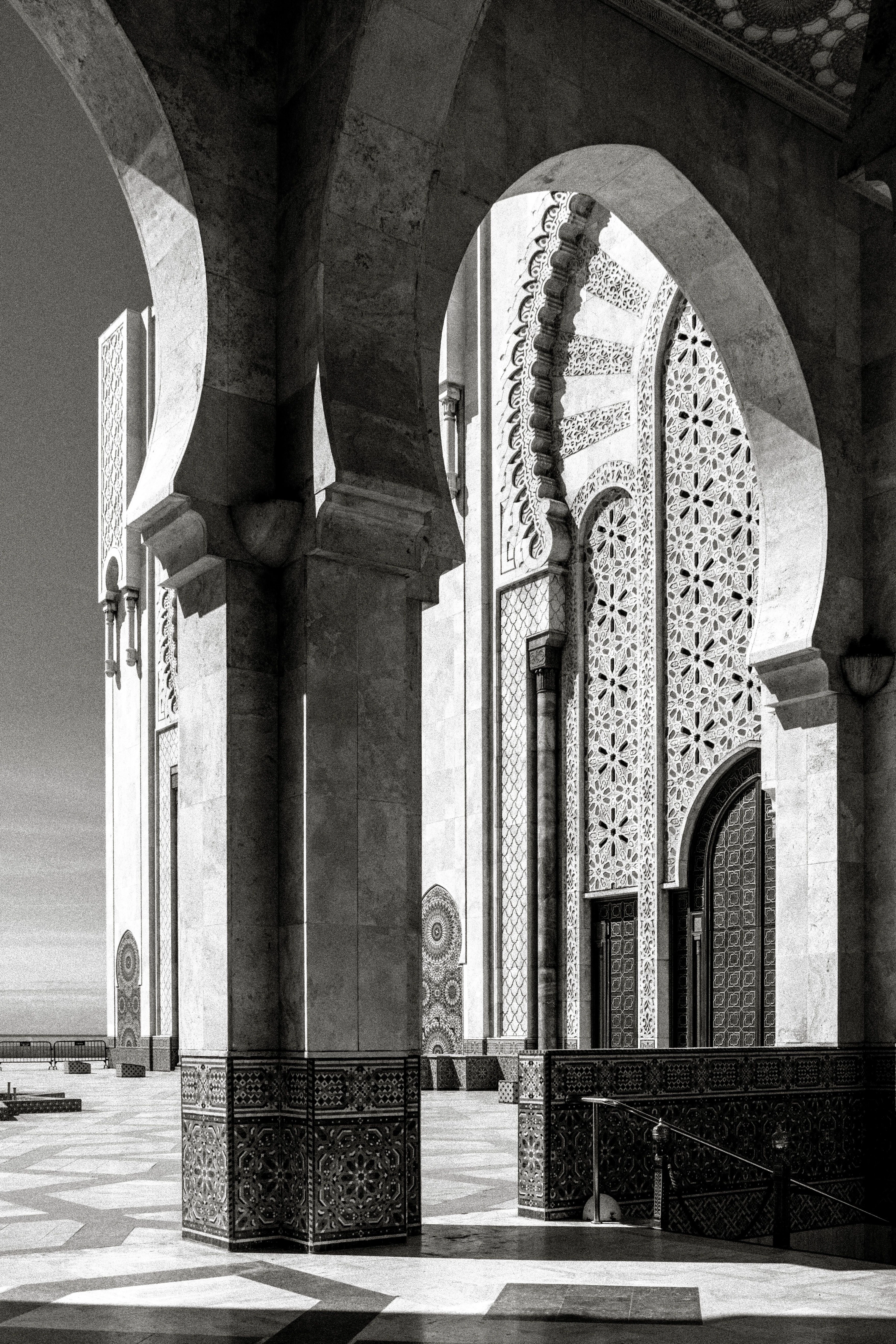 Mosque by the Sea - Serge Horta