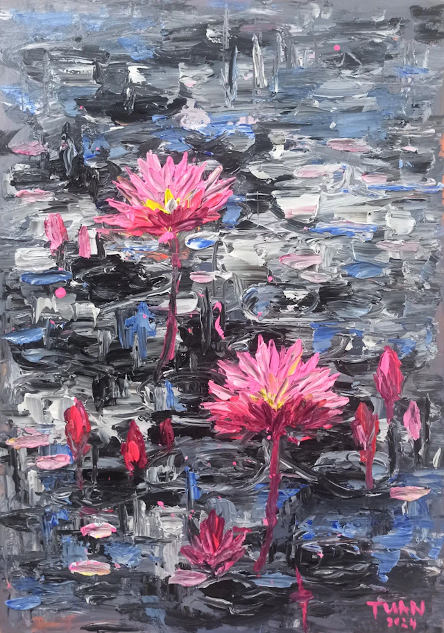 Water lilies shine on the surface of the lake - LE ANH TUAN
