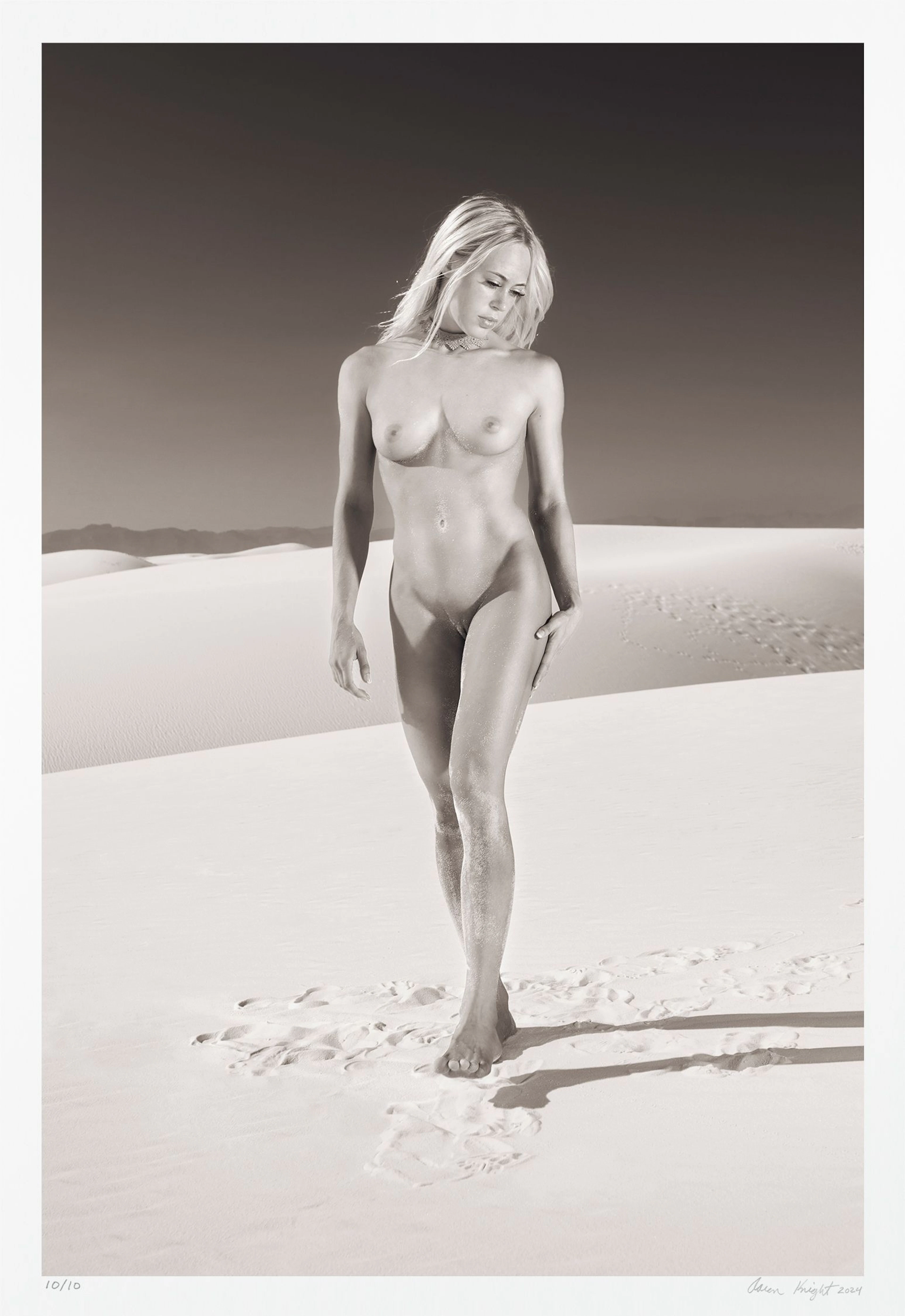 White Sands (Ithnan) 2/10 - Aaron Knight