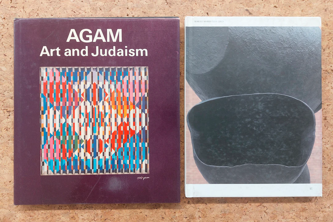 YAACOV AGAM E ROBERT MORRIS - Lotto unico di 2 cataloghi