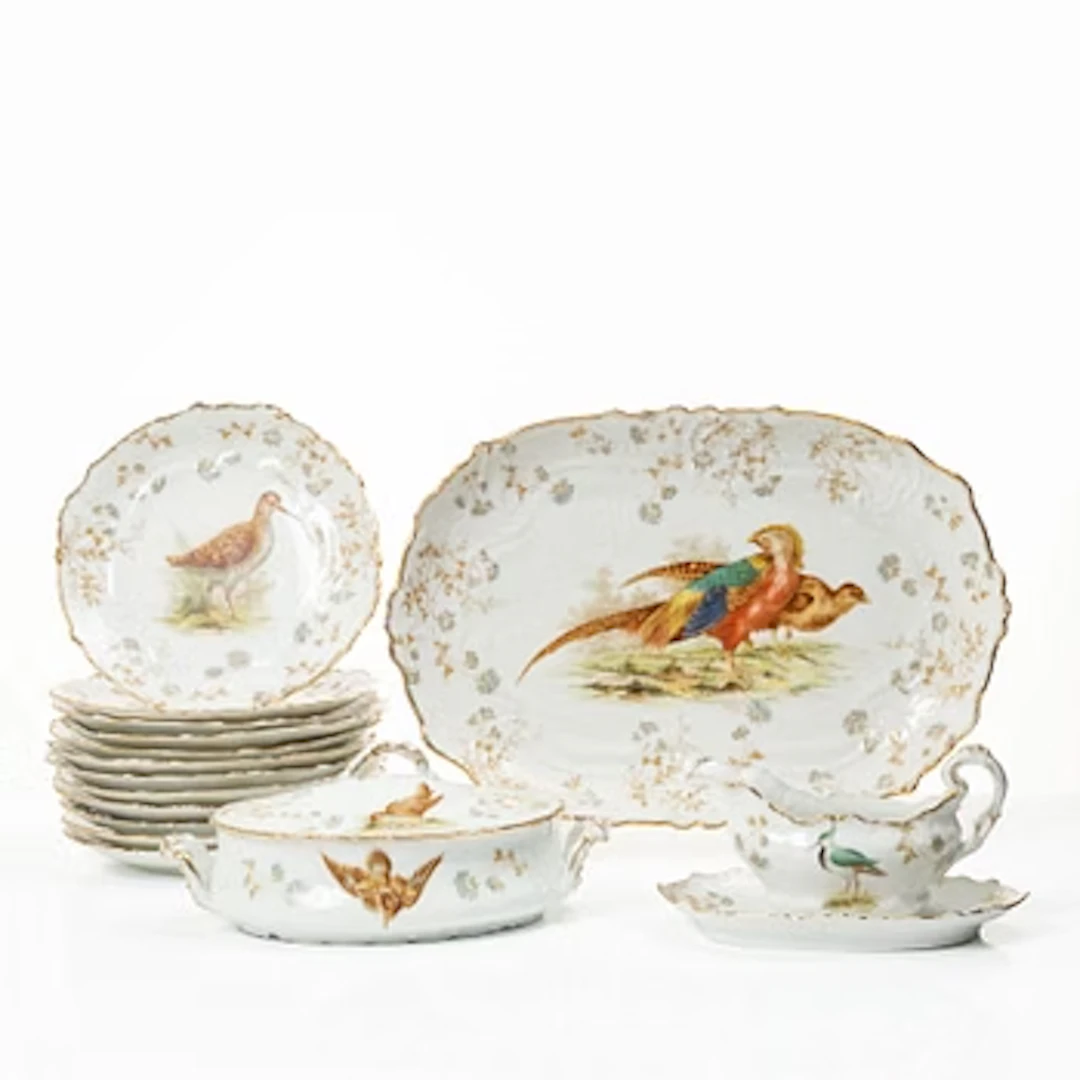 A 15 piece ‘birds’ porcelain dinner service, around 1900.