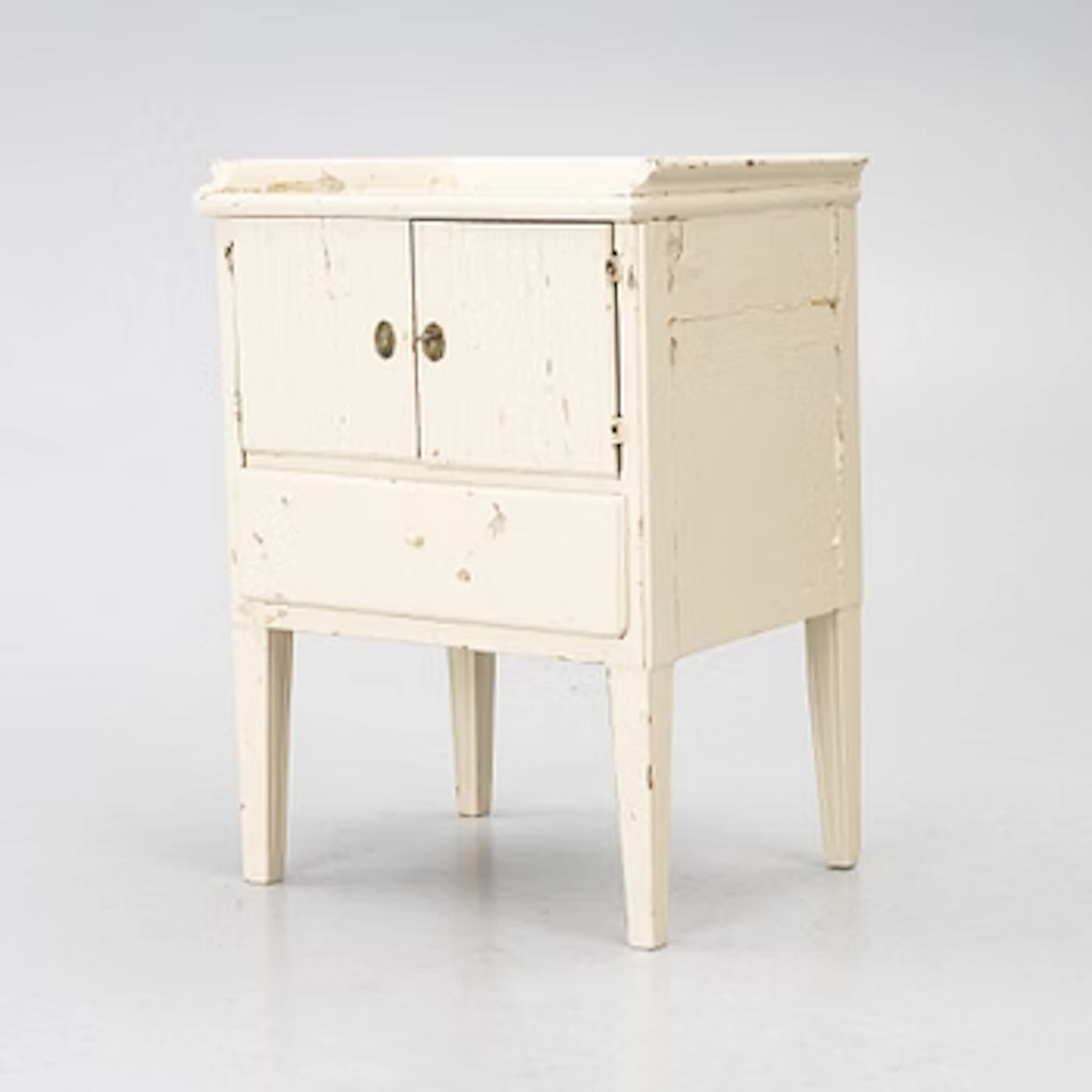 A bedside cabinet, 19th century.