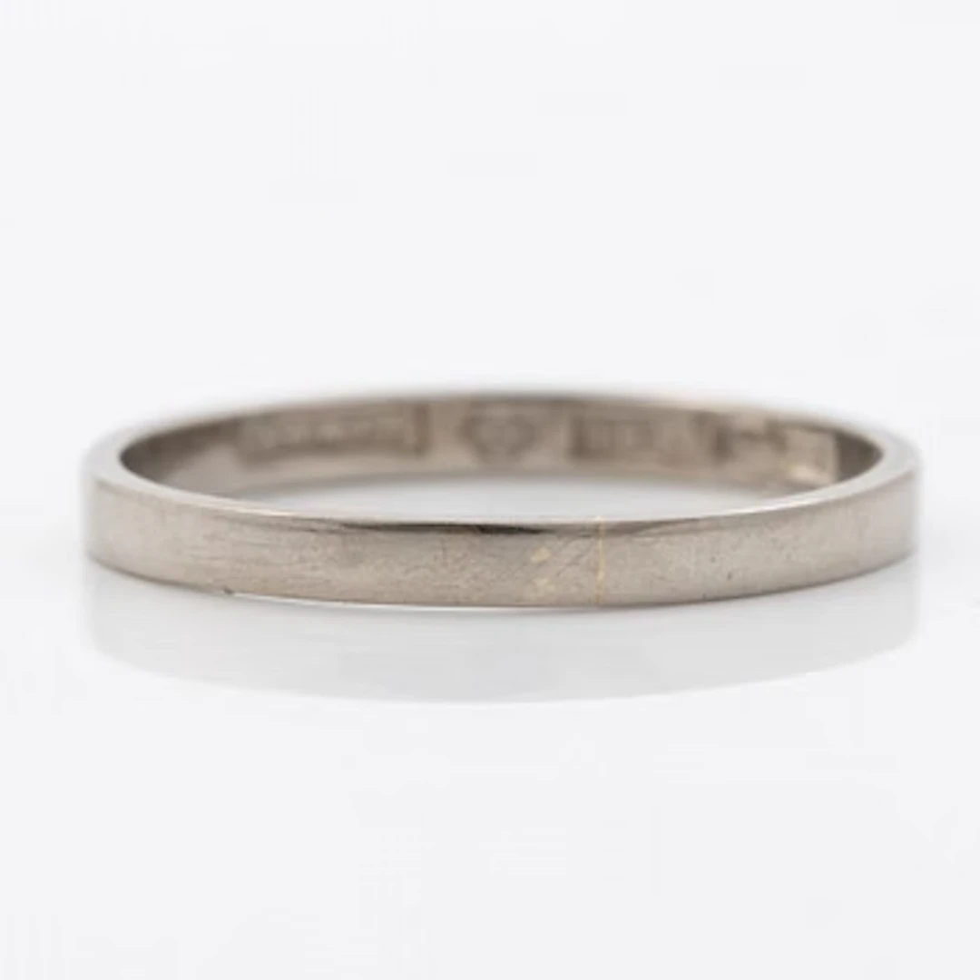 Ring, plain 18K white gold.