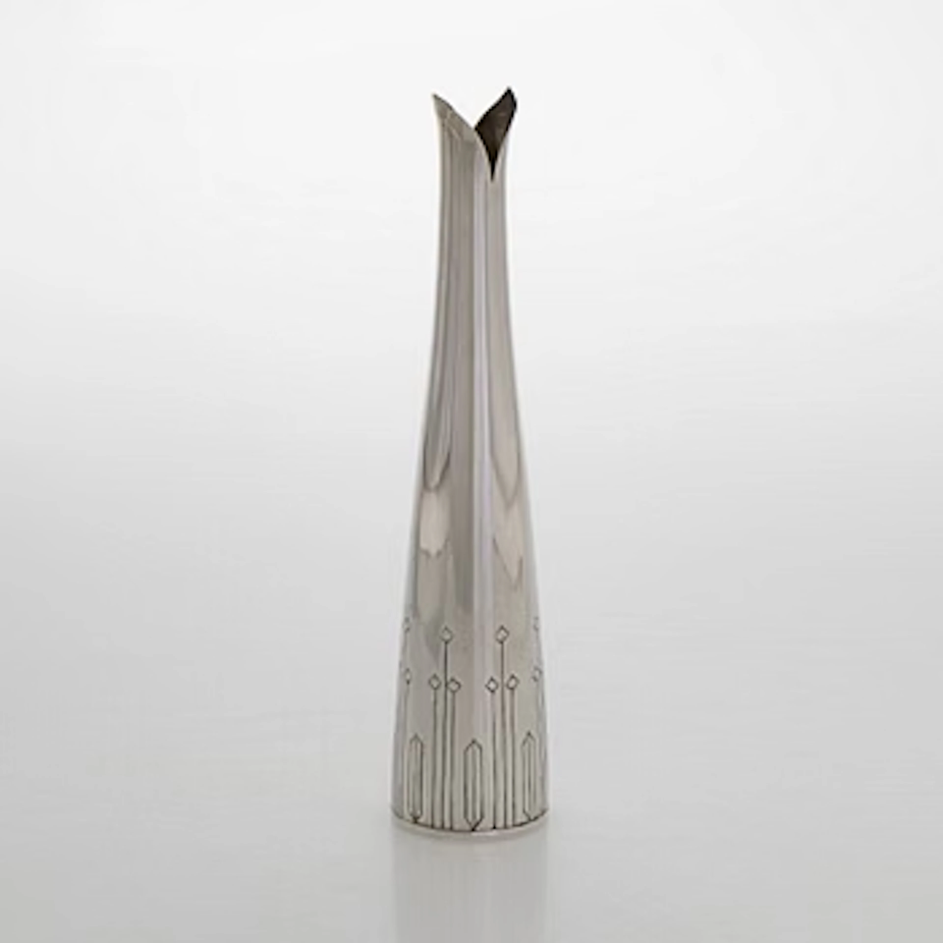 Anna-Greta Eker, Vase, silver, Auran Kultaseppä, Turku 1967.