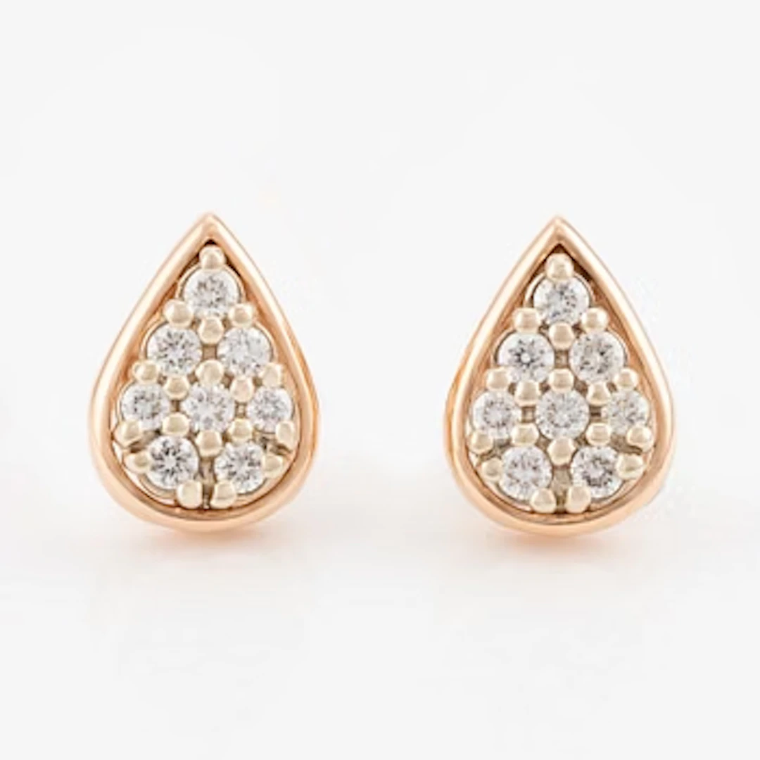 Drop-shaped earrings with brilliant-cut diamonds.