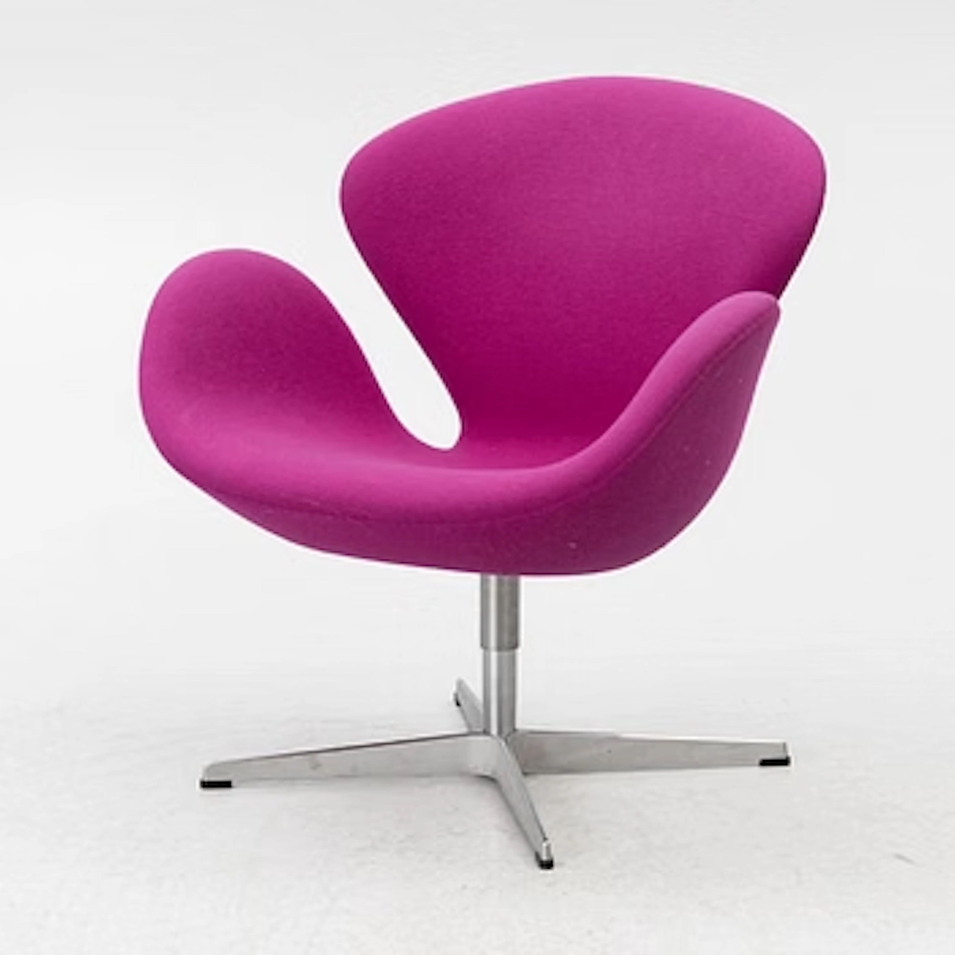 Arne Jacobsen, “Svanen”, Fritz Hansen, Denmark.