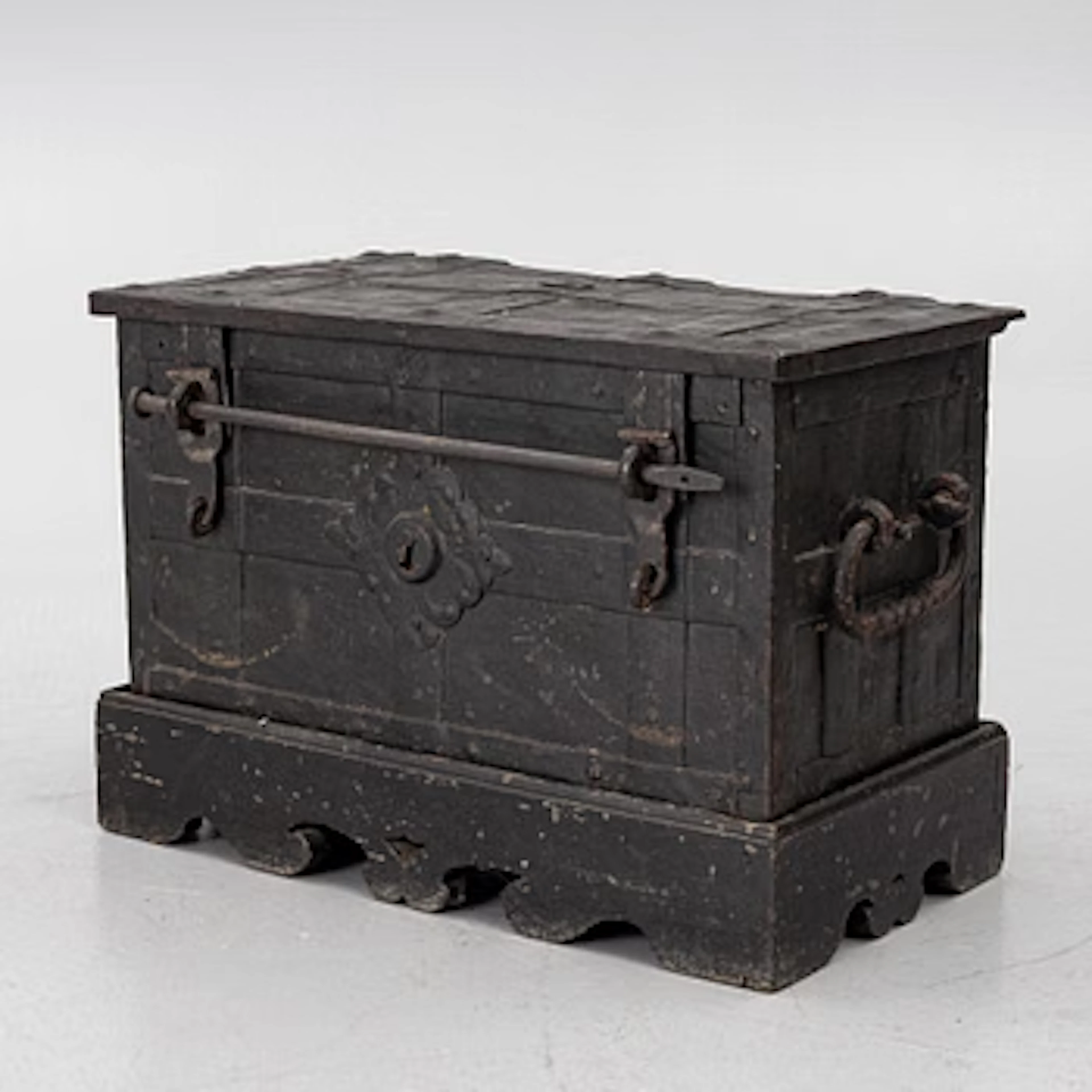 Baroque strongbox, 18th century.