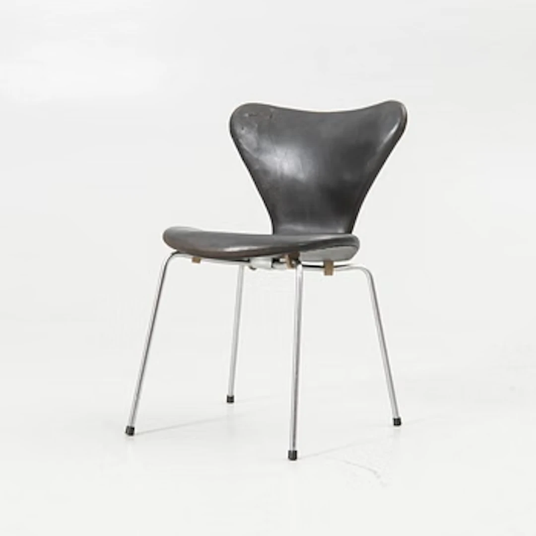 Arne Jacobsen, Chair, “Series 7”, Fritz Hansen, Denmark.