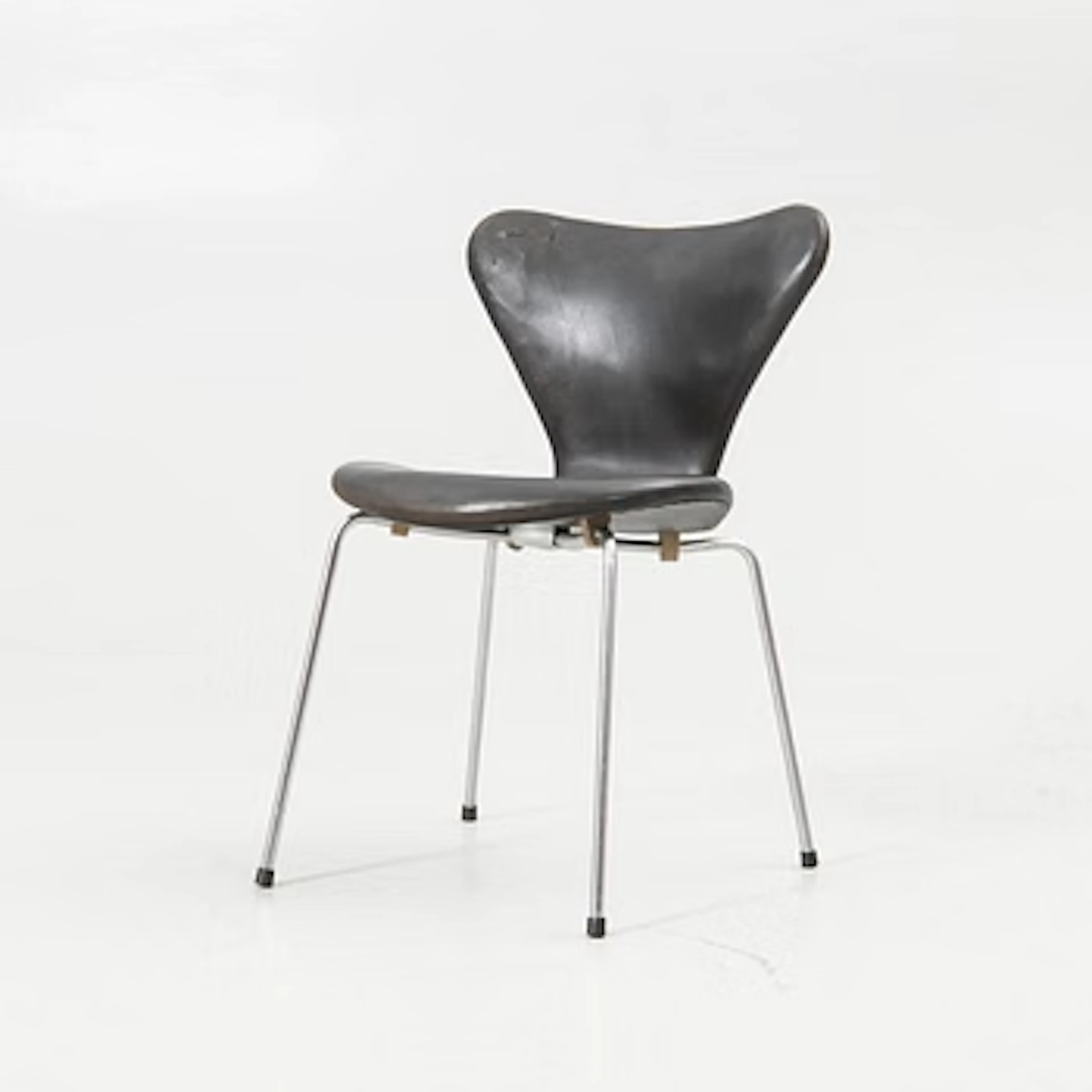 Arne Jacobsen, Chair, “Series 7”, Fritz Hansen, Denmark.