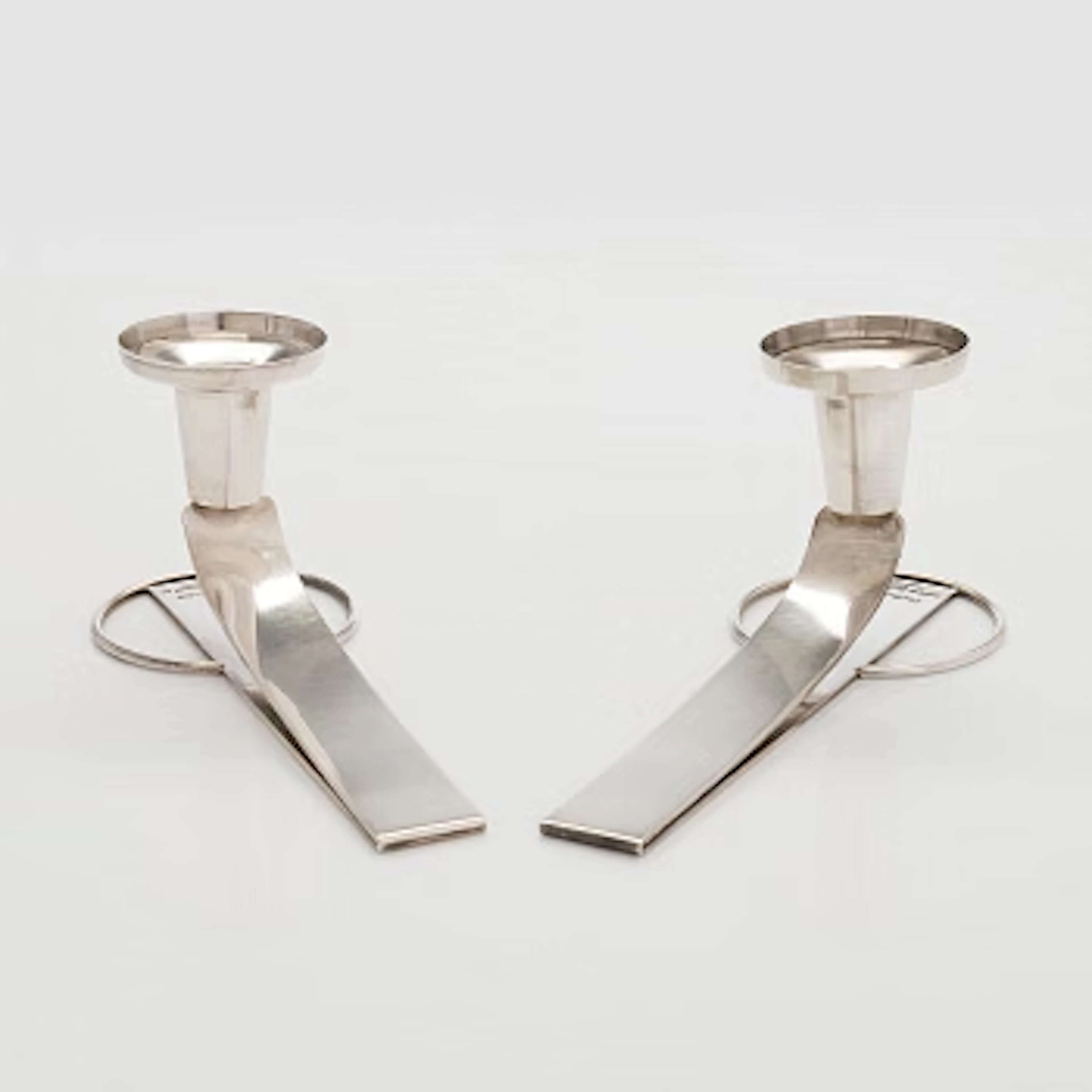 Elon Arenhill, A pair of sterling silver candlesticks, Malmö 1997.